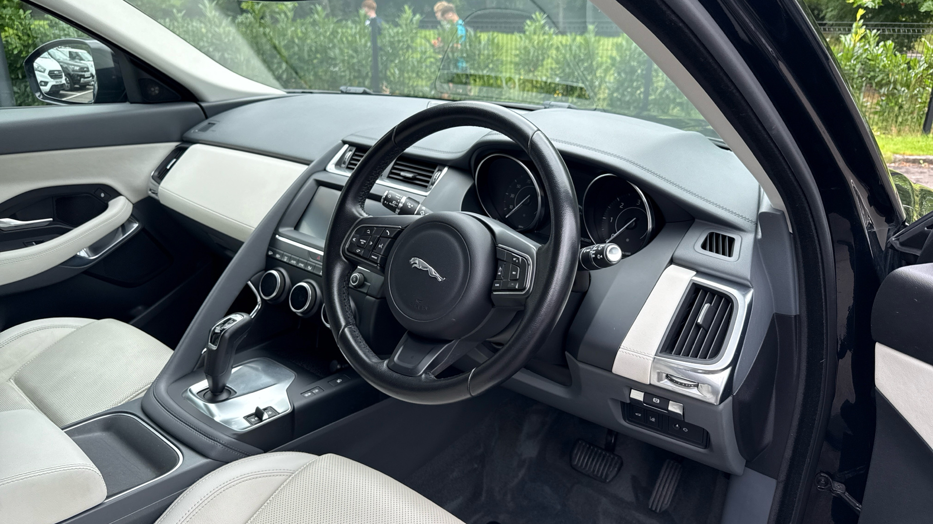 Jaguar E Pace