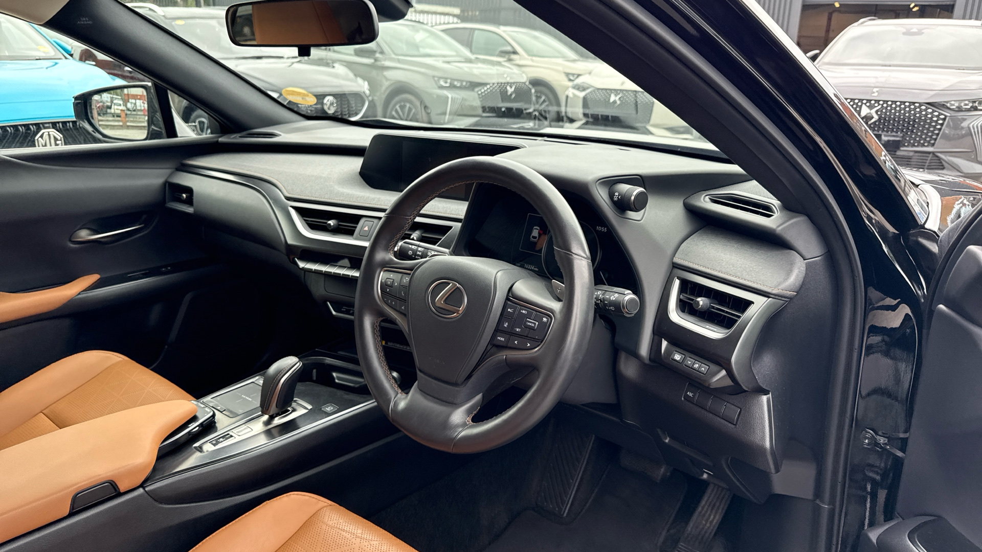 Lexus UX