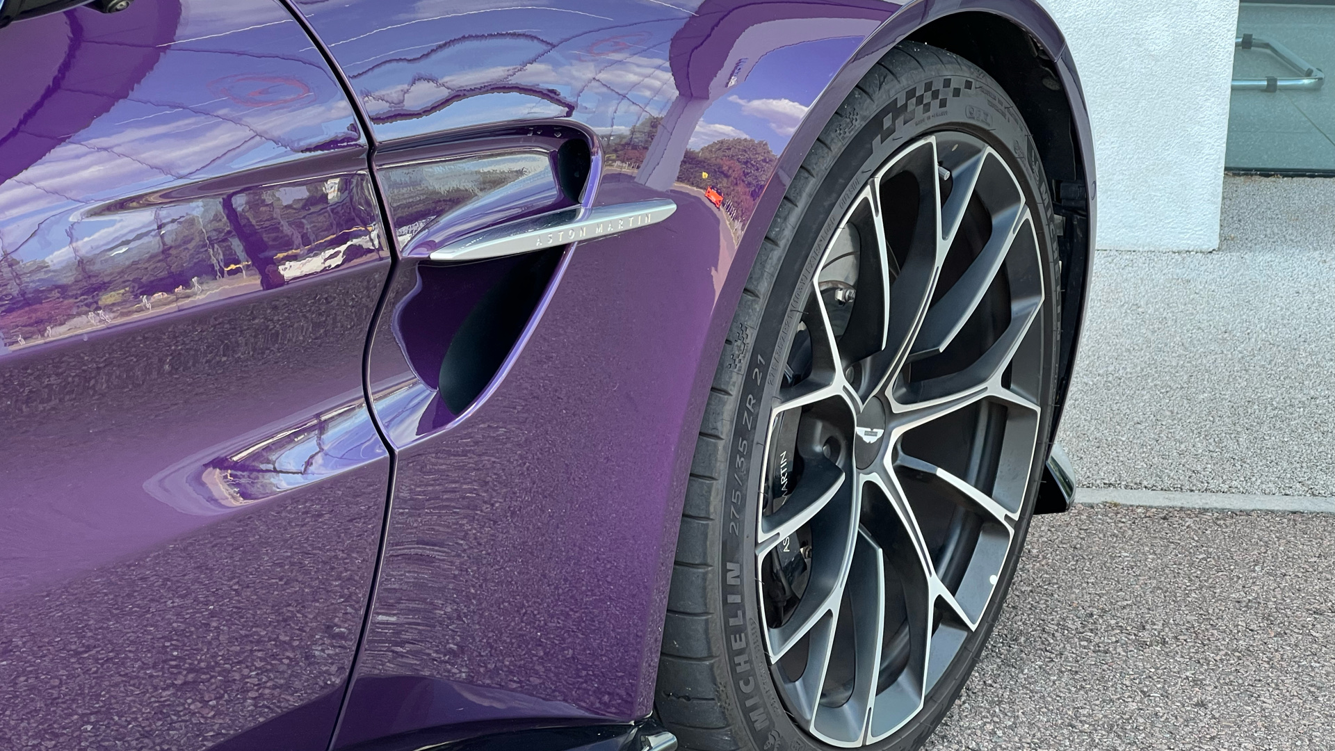 Aston Martin Vantage