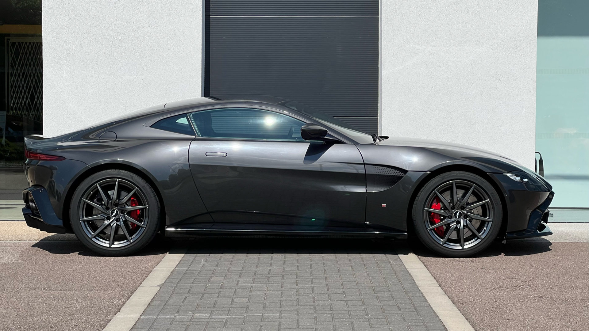 Aston Martin Vantage