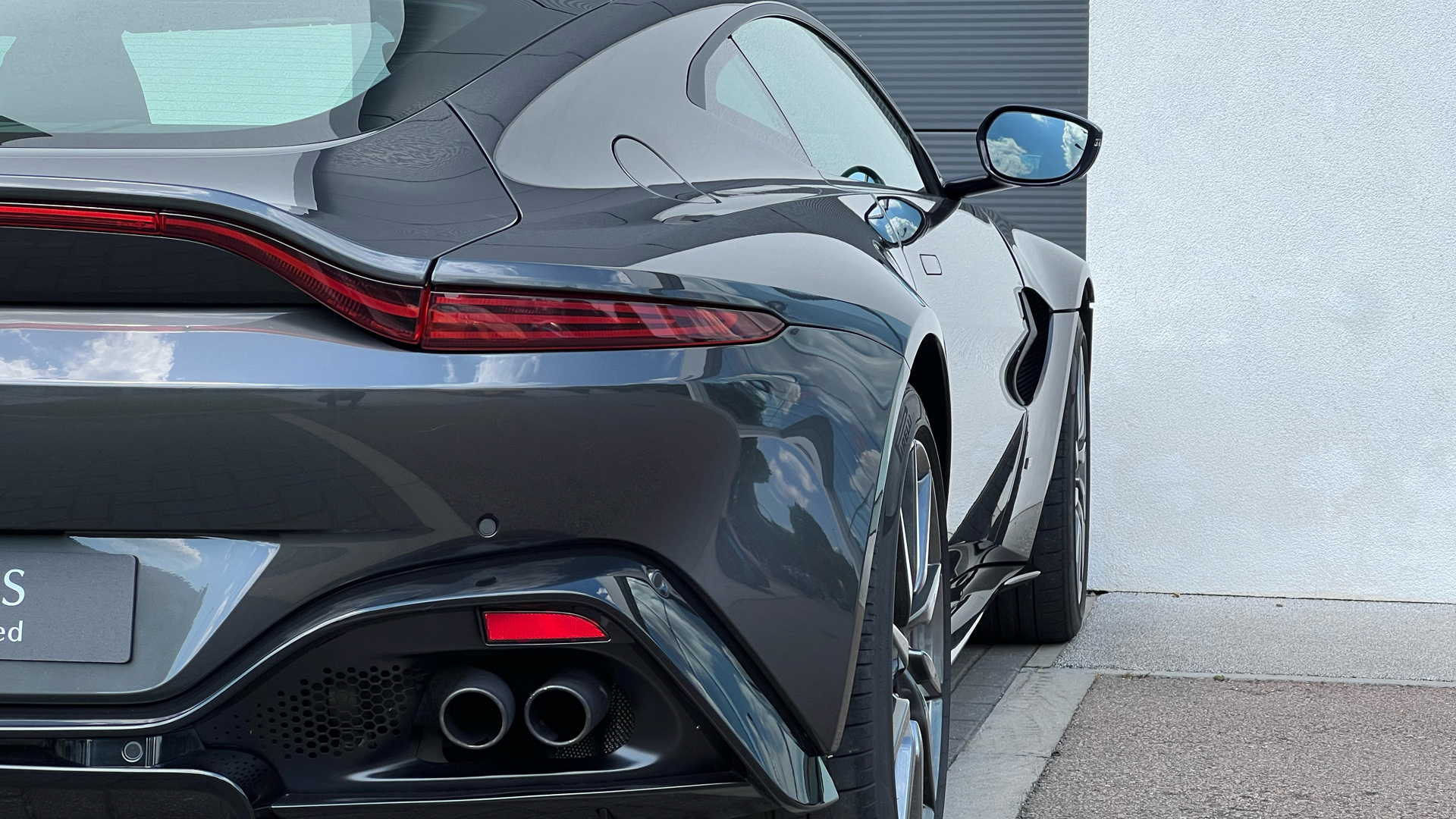 Aston Martin Vantage