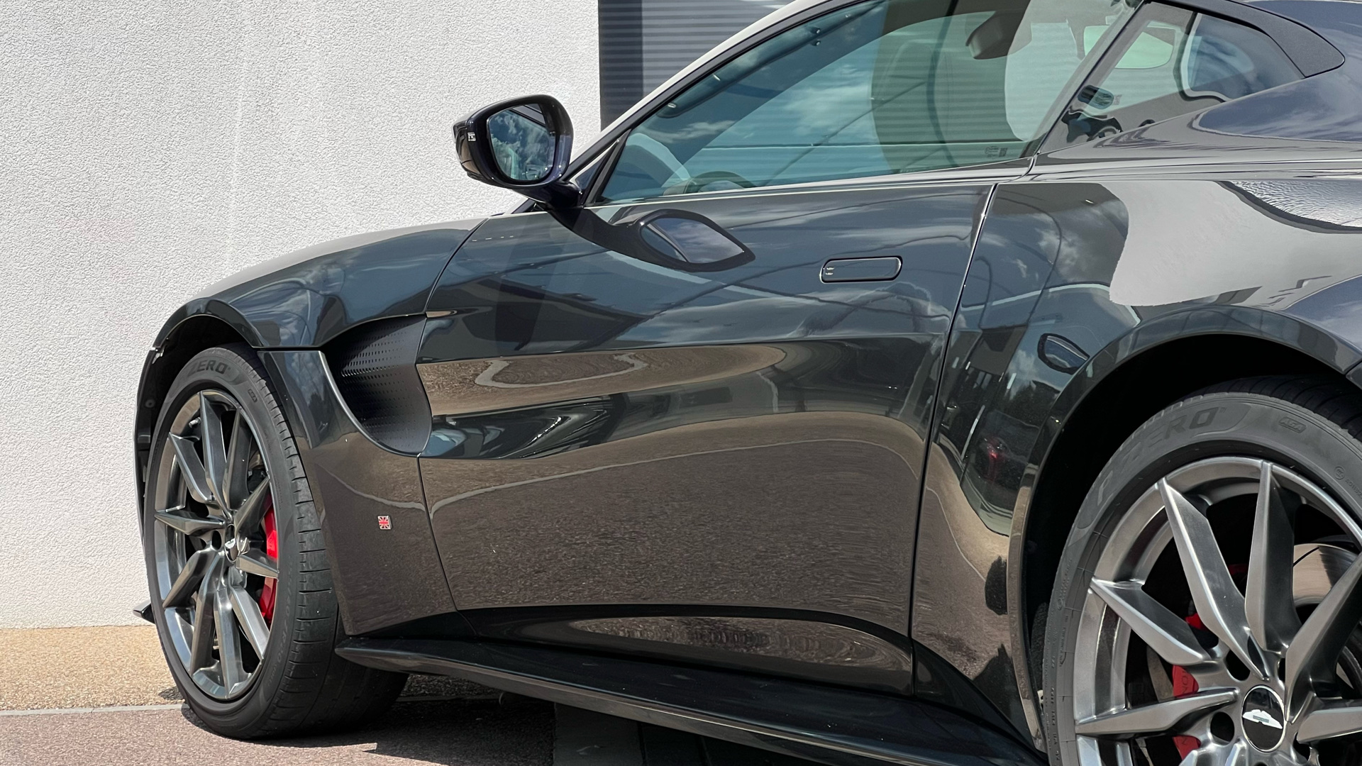 Aston Martin Vantage