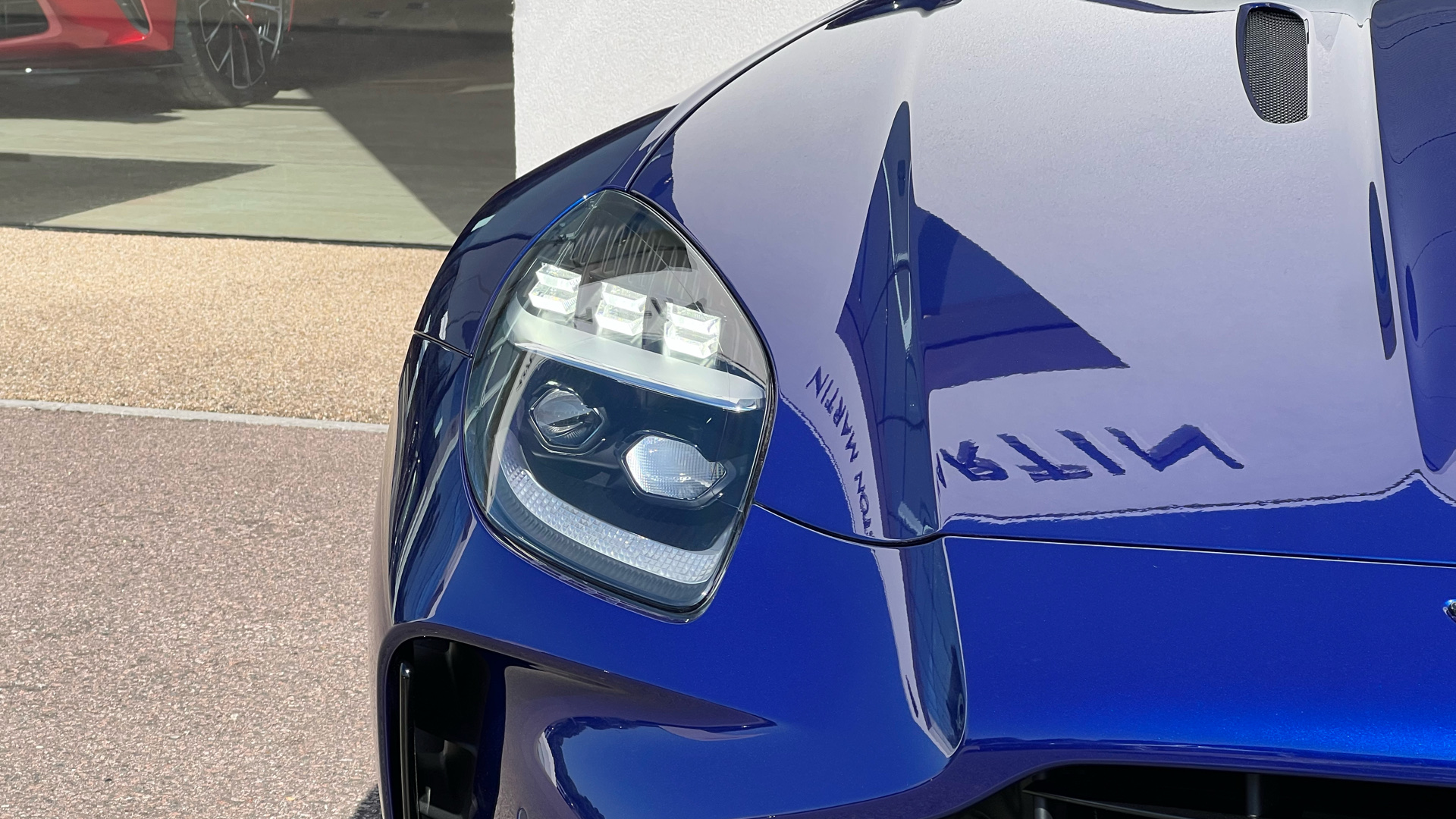 Aston Martin Vantage