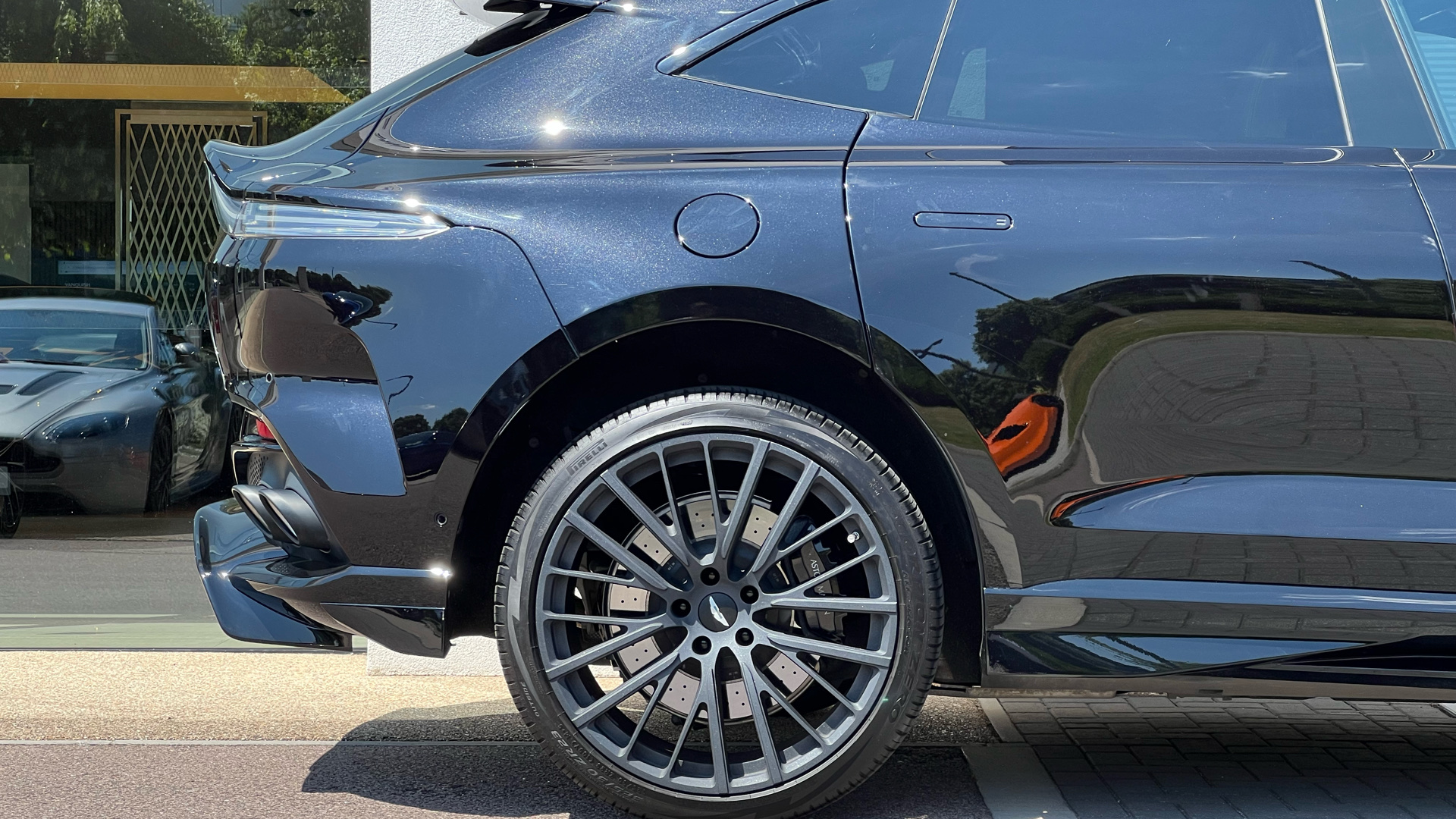 Aston Martin DBX