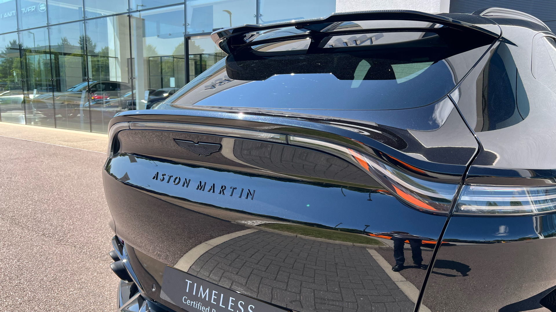 Aston Martin DBX