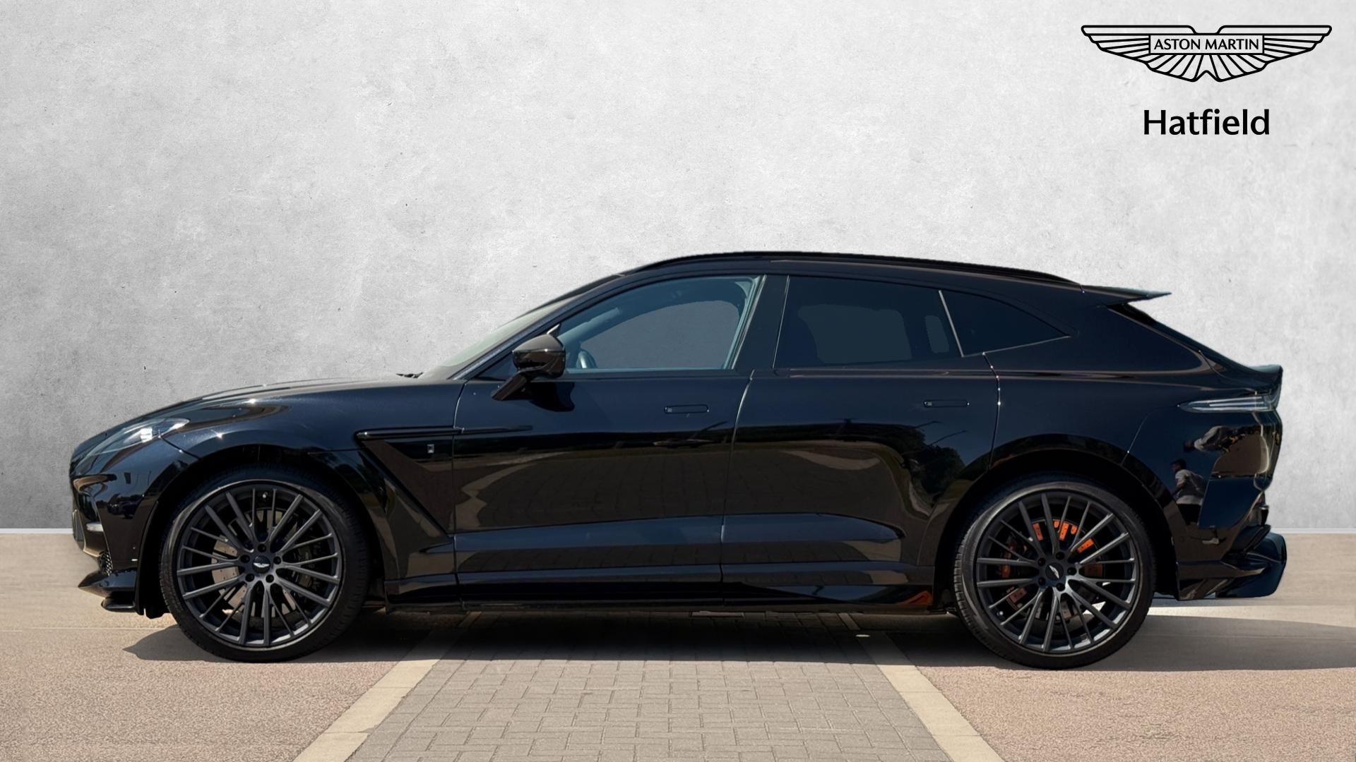 Aston Martin DBX