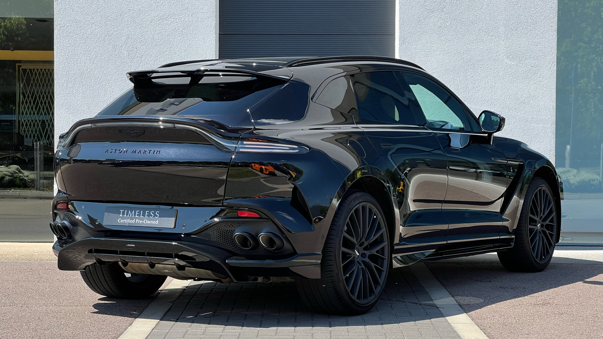 Aston Martin DBX