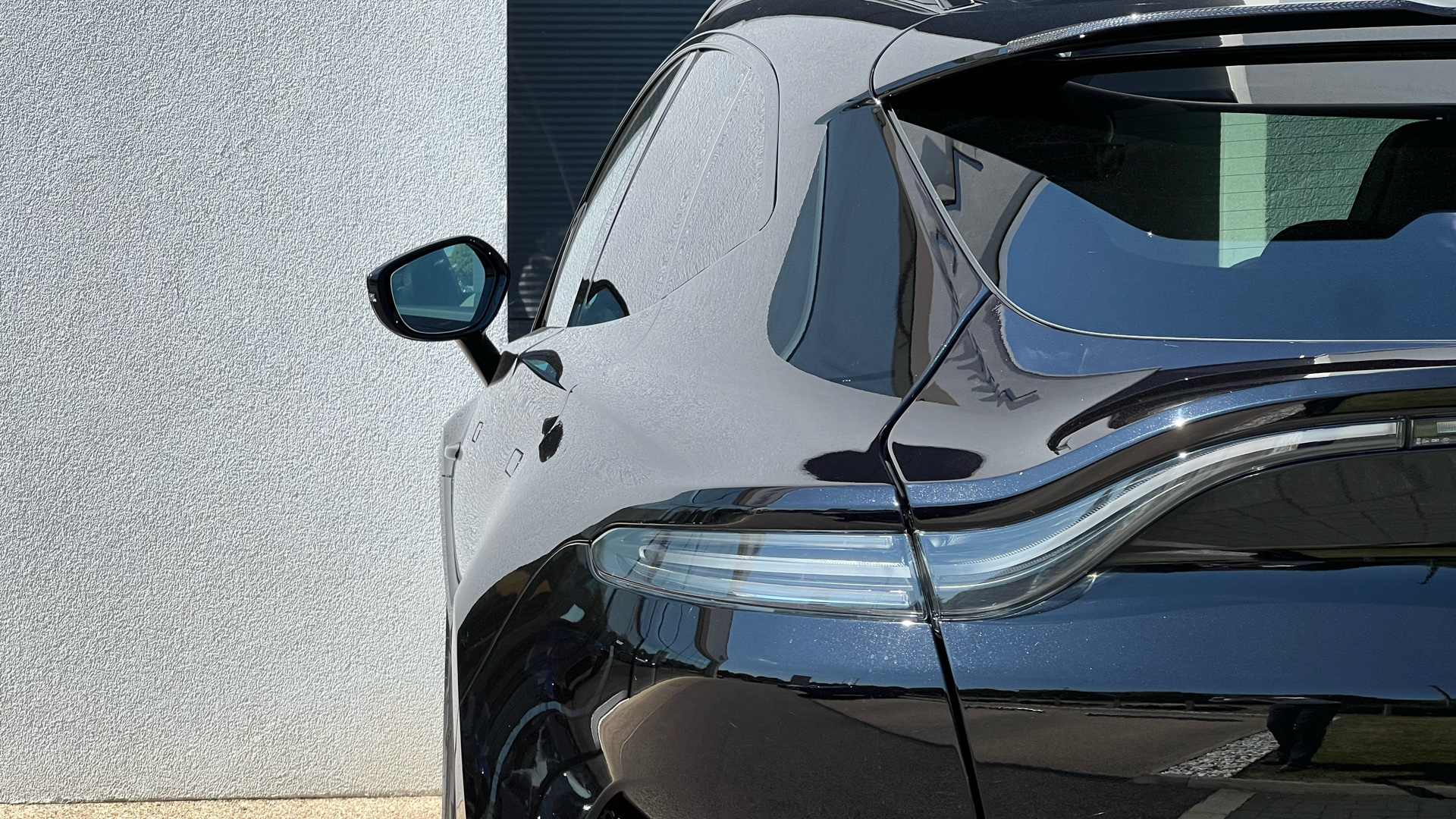 Aston Martin DBX