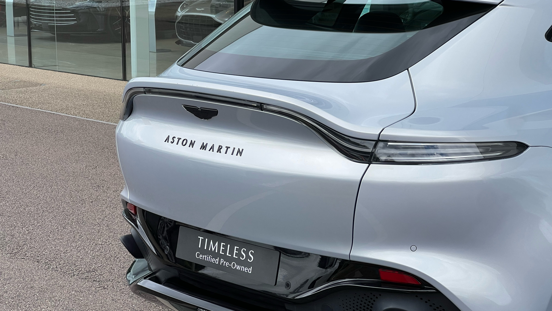Aston Martin DBX