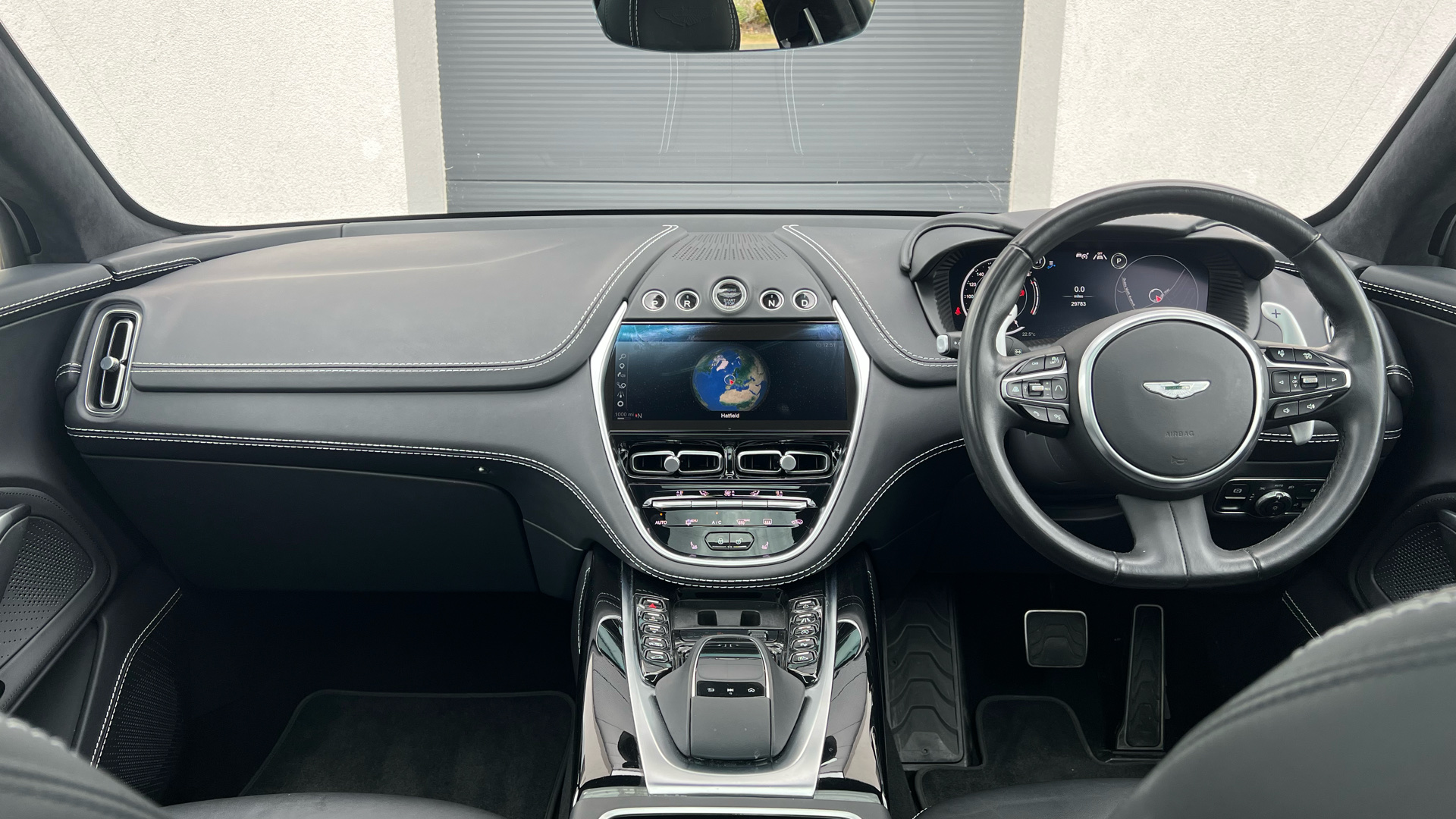 Aston Martin DBX