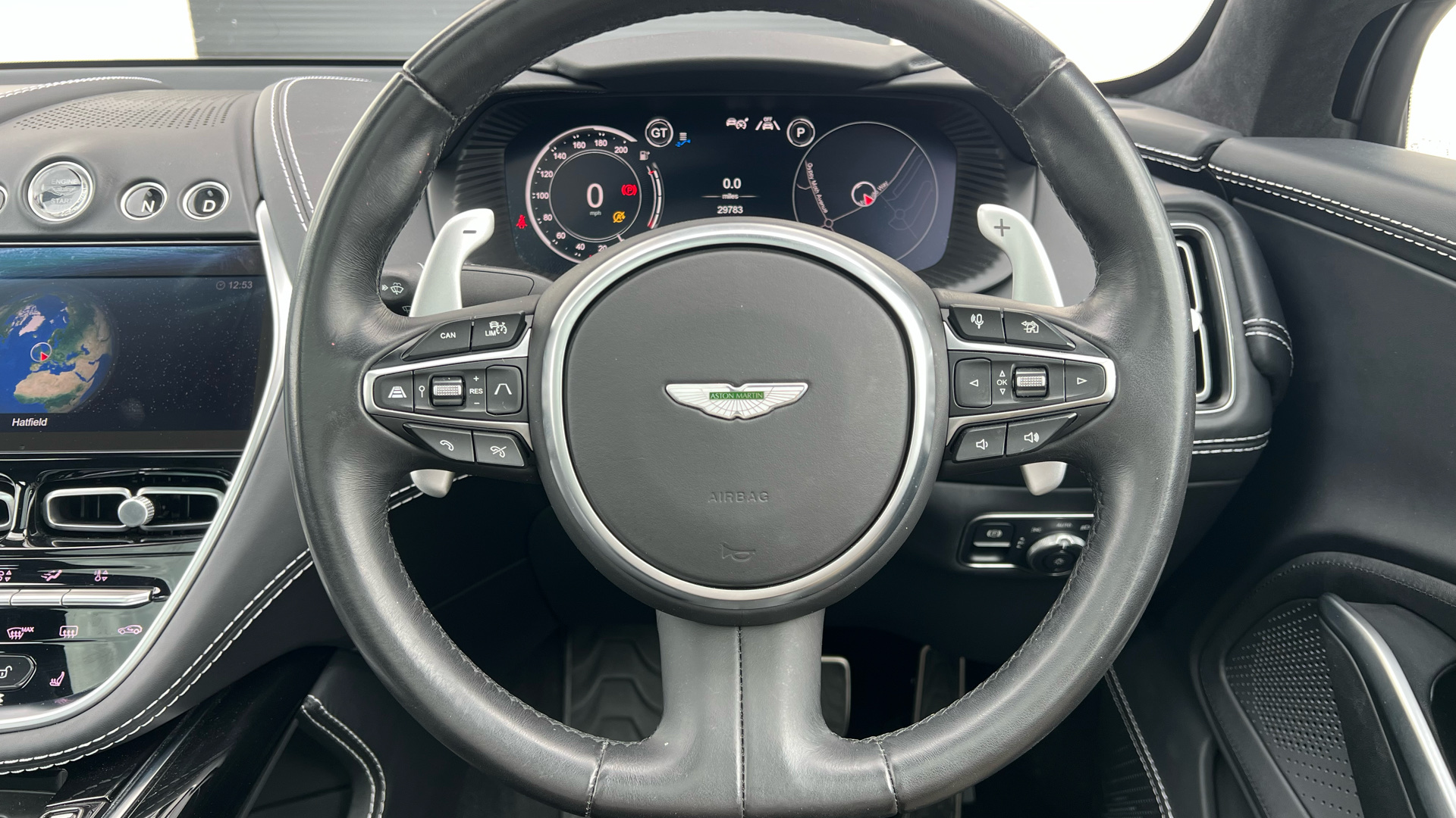 Aston Martin DBX