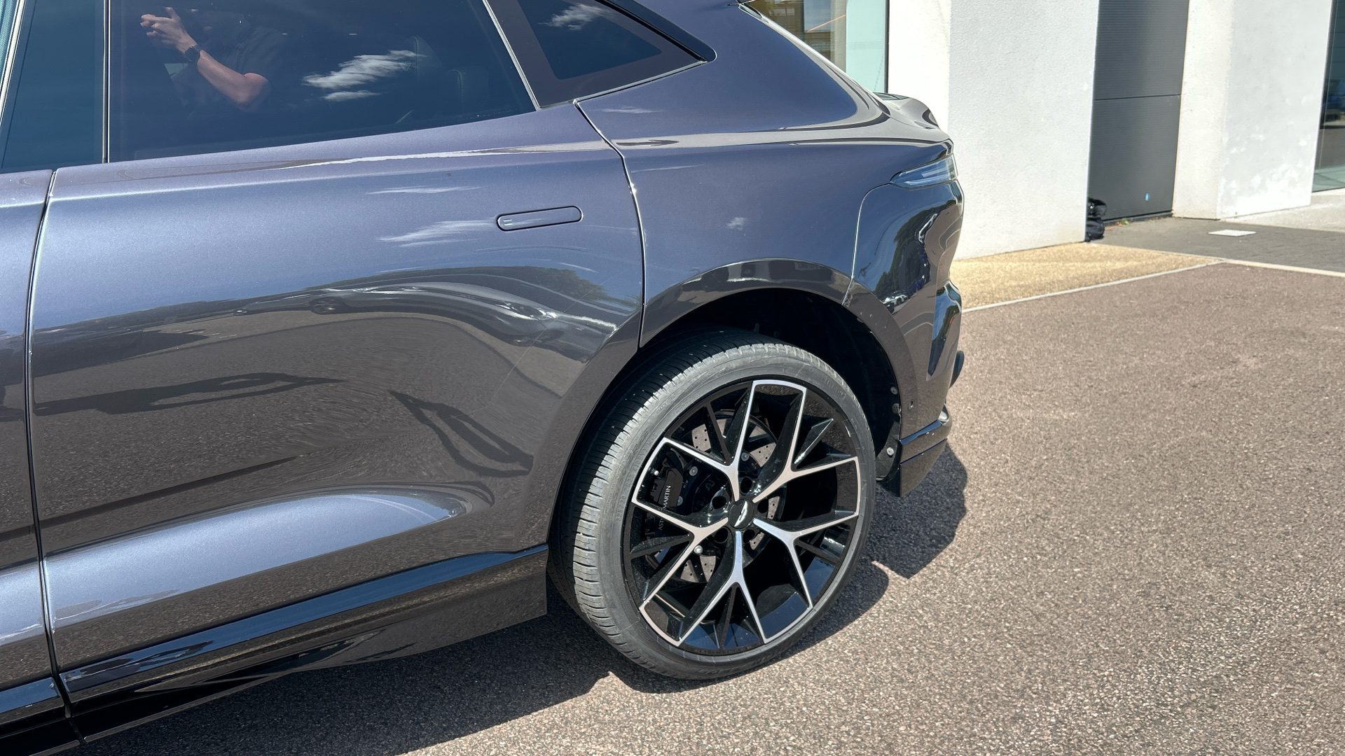 Aston Martin DBX
