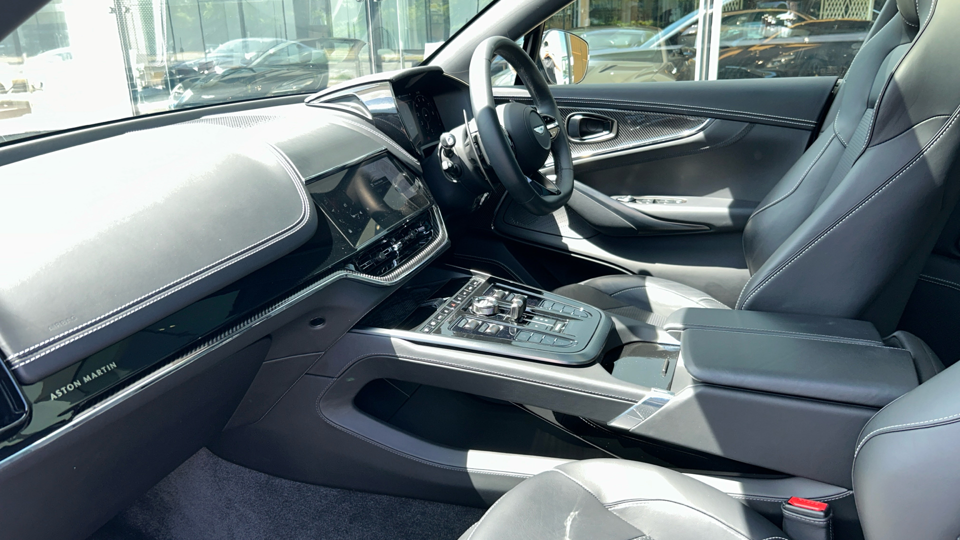 Aston Martin DBX