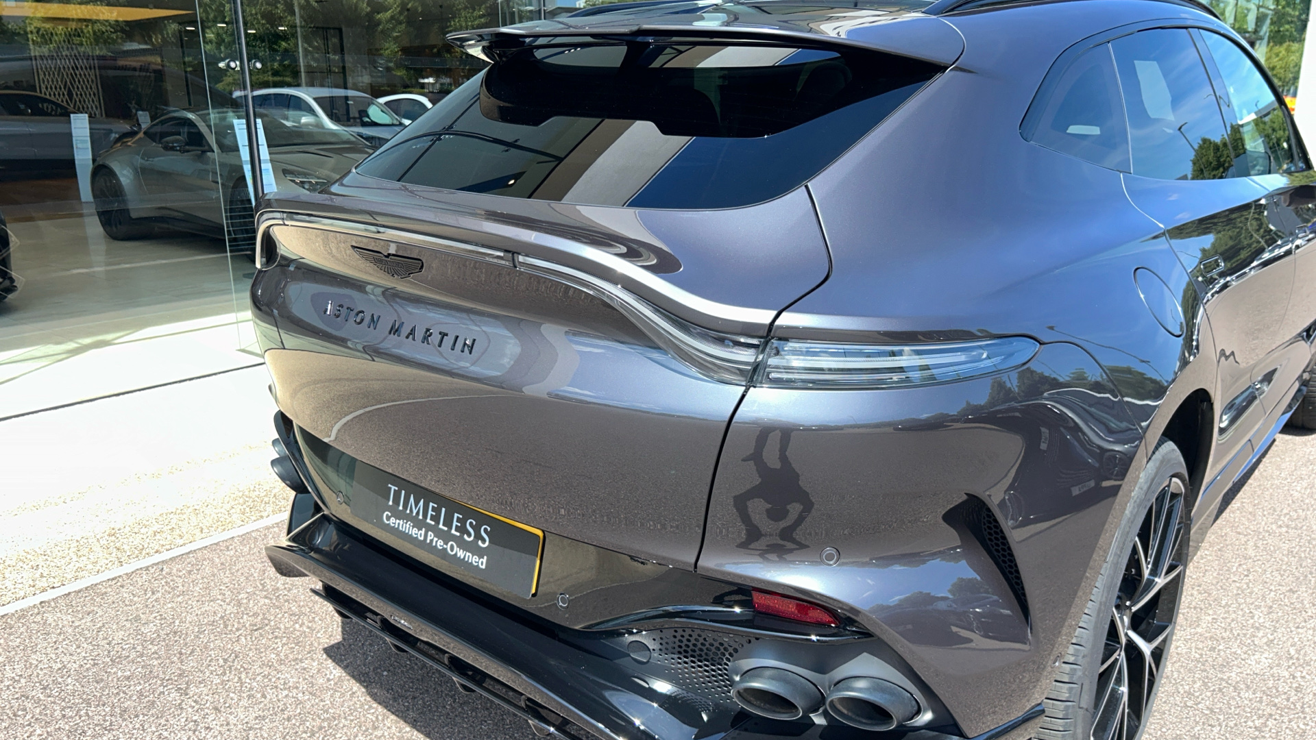 Aston Martin DBX