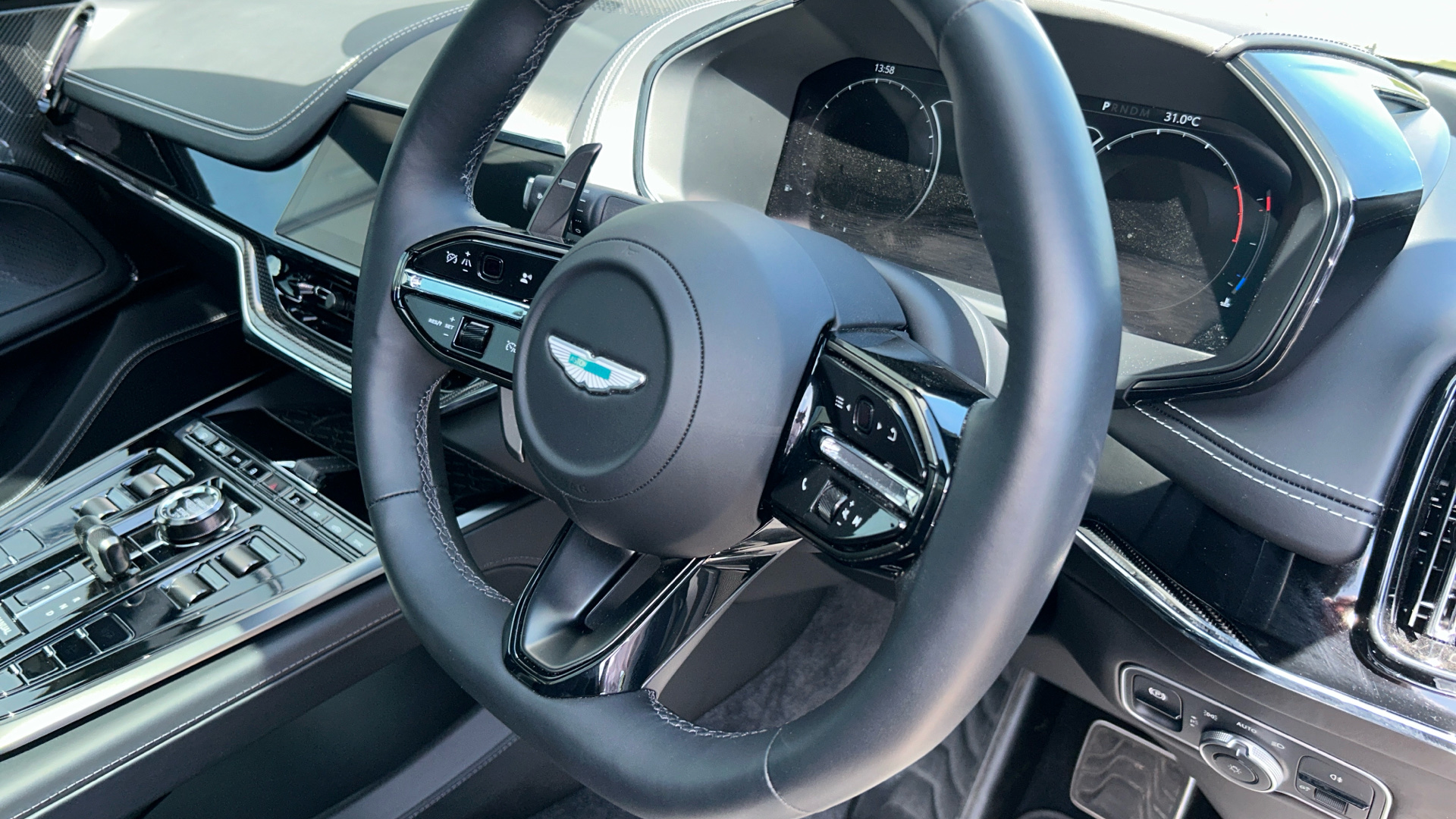 Aston Martin DBX