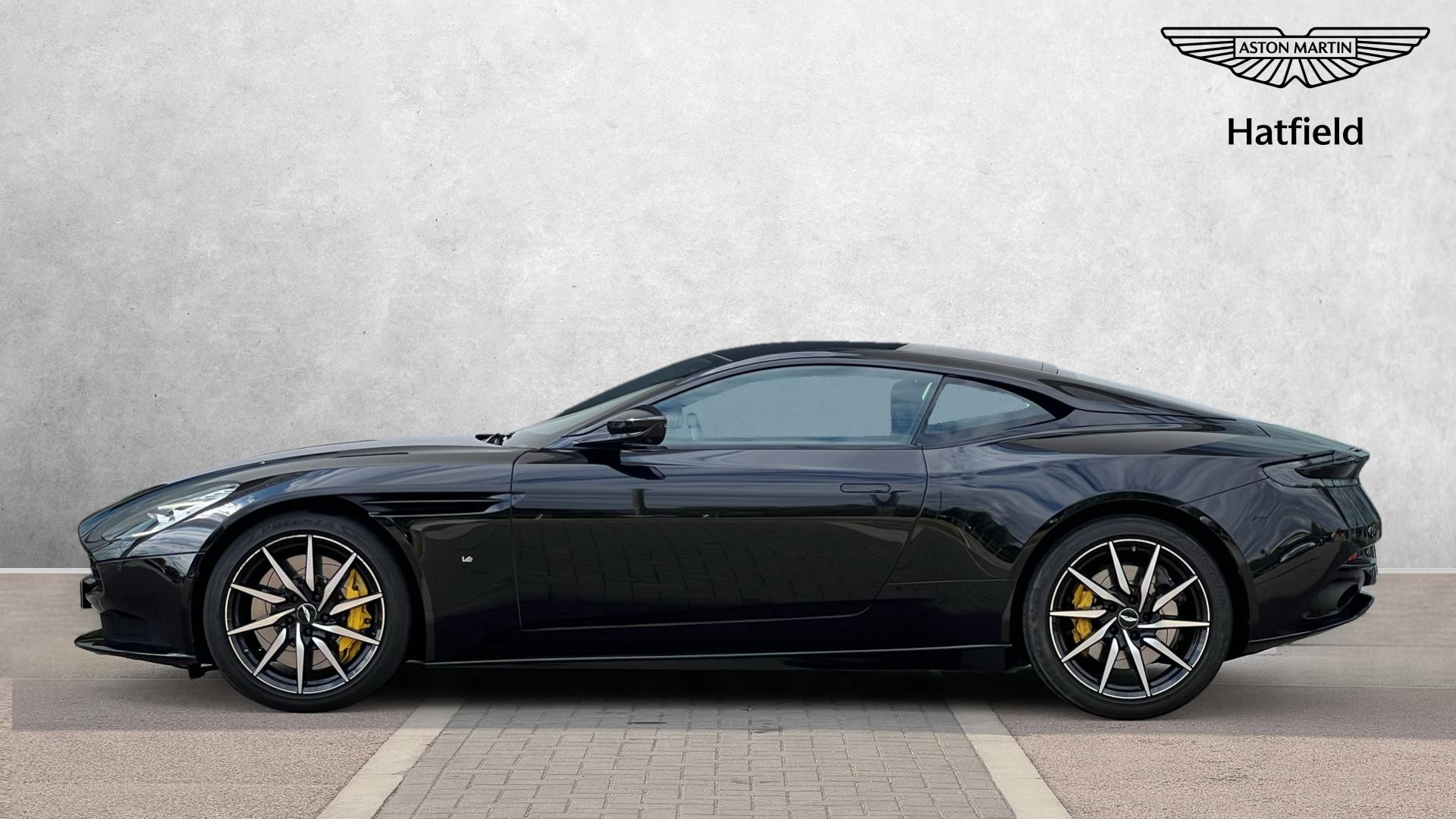 Aston Martin DB11