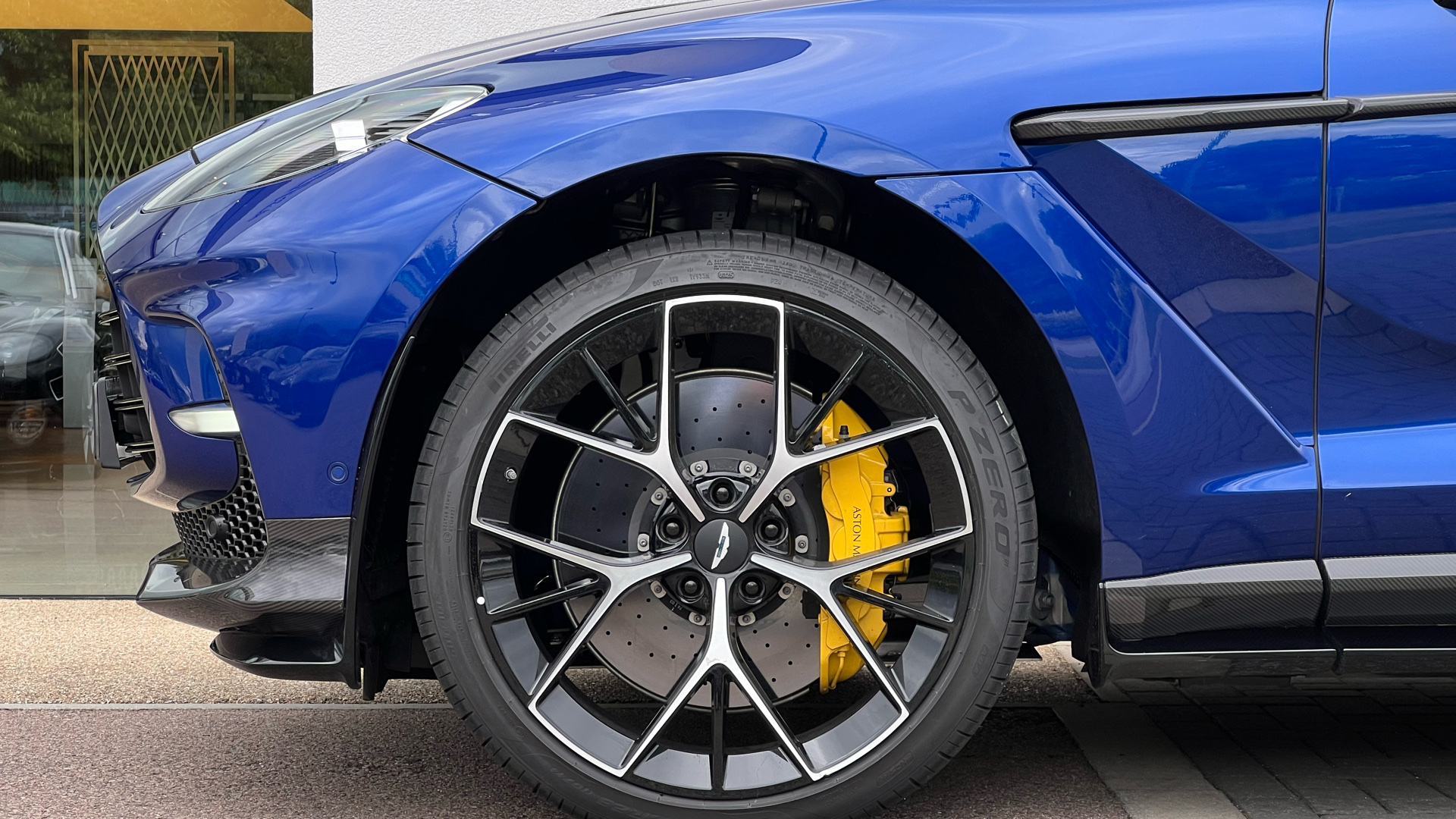 Aston Martin DBX