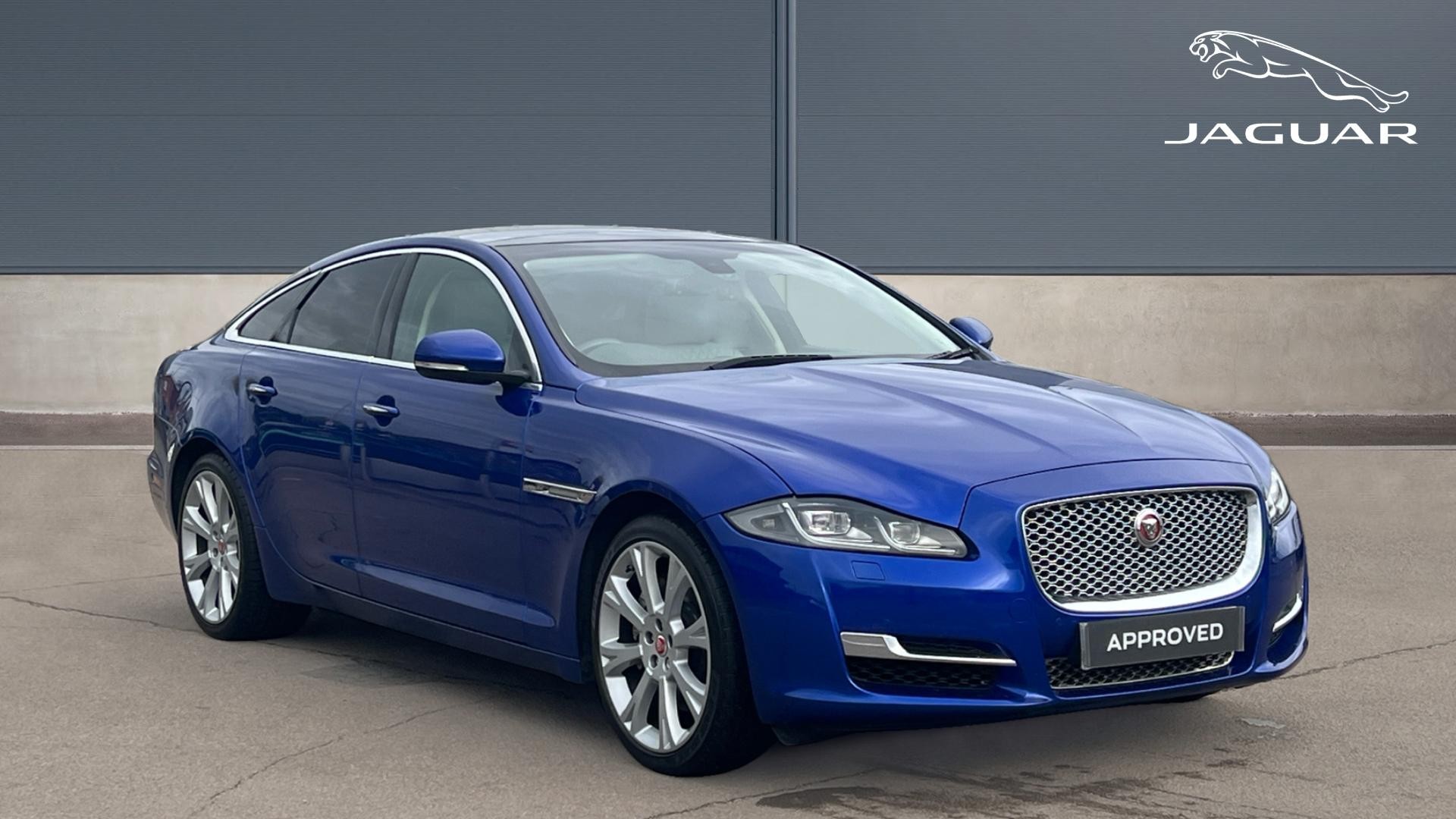 Jaguar XJ