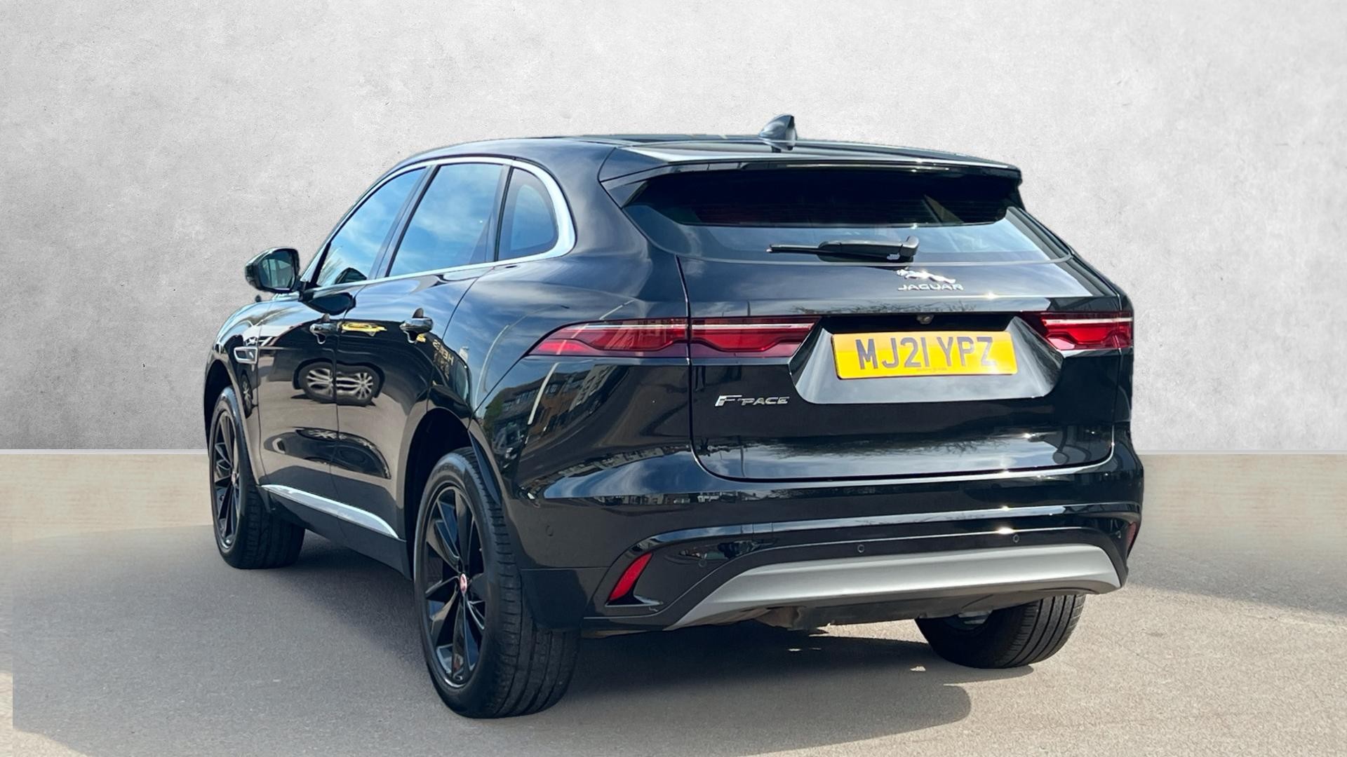 Jaguar F Pace