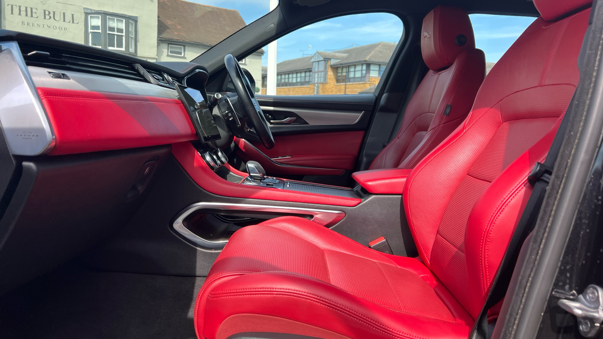 Jaguar F Pace