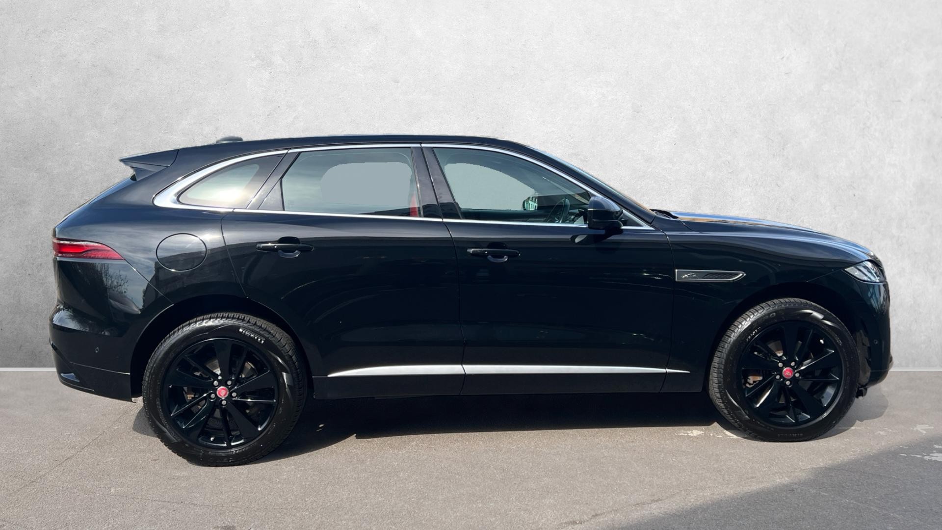 Jaguar F Pace