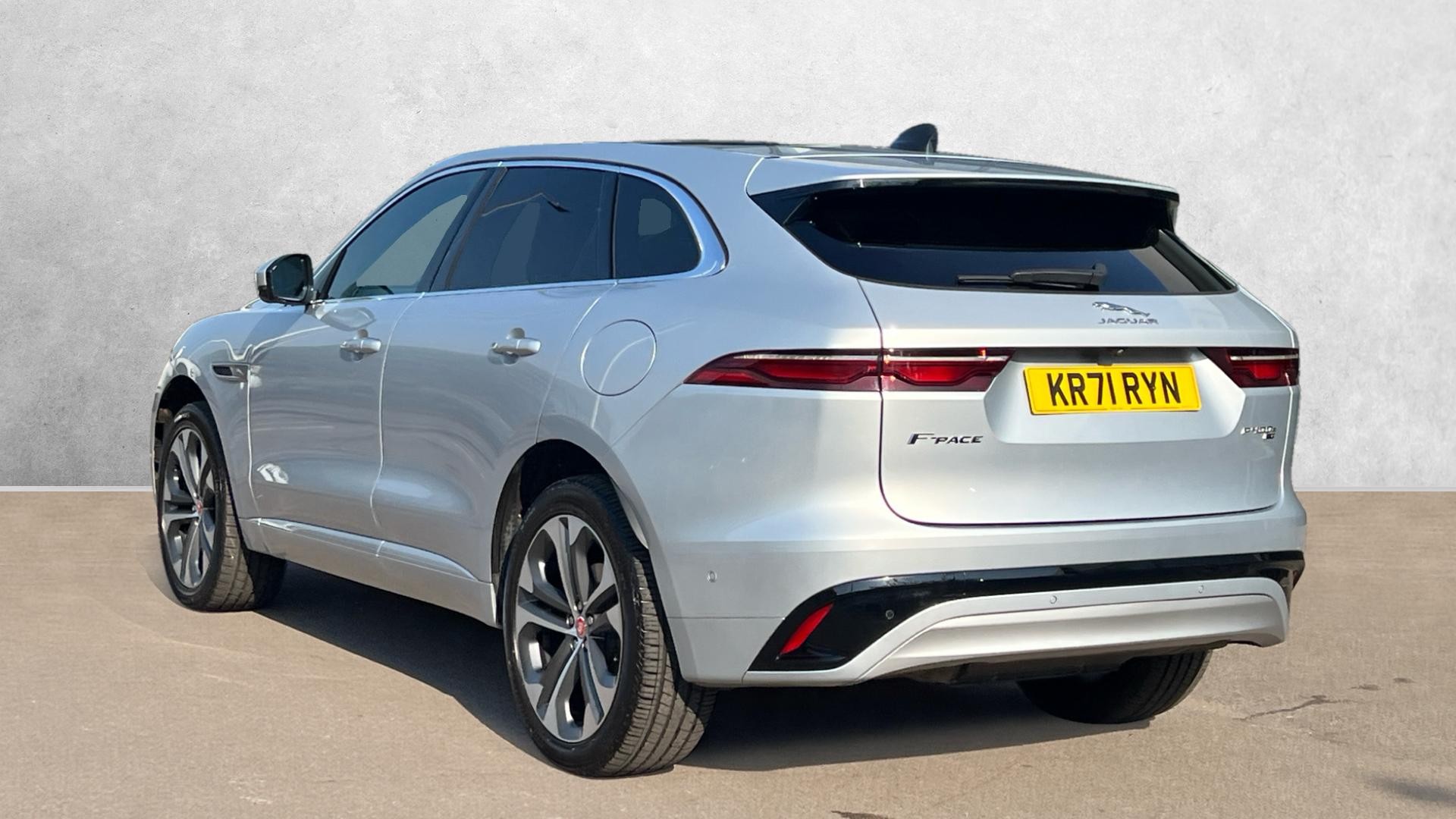 Jaguar F Pace