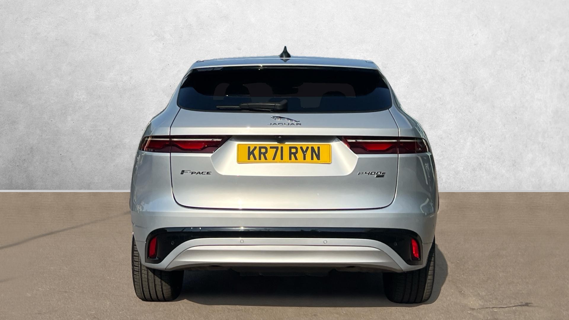 Jaguar F Pace