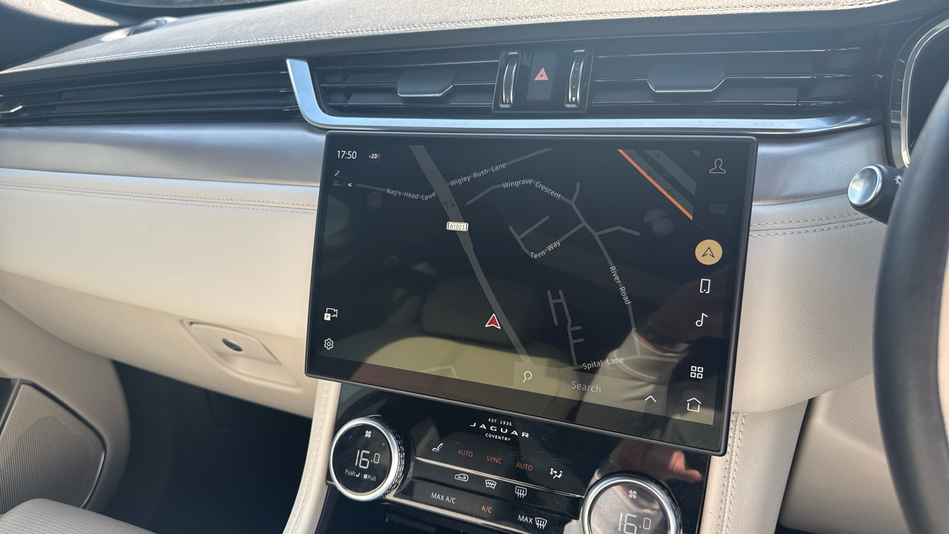 Jaguar F Pace