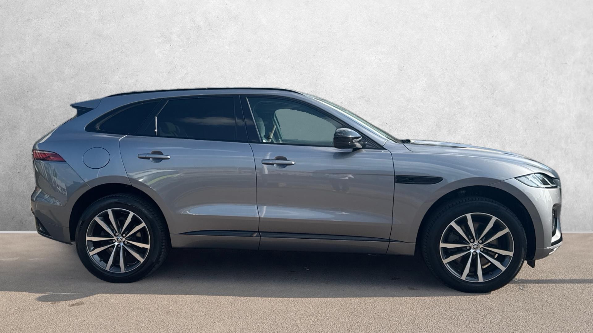 Jaguar F Pace