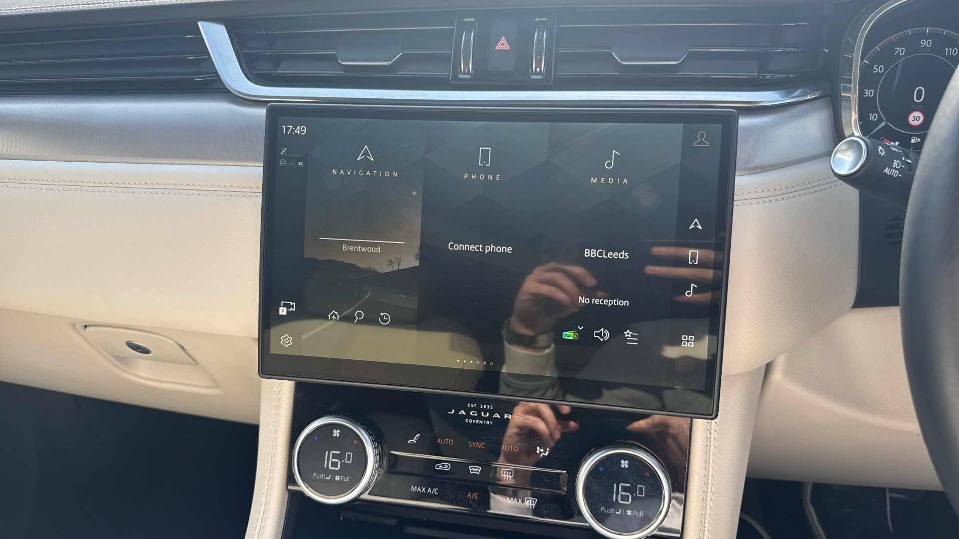 Jaguar F Pace