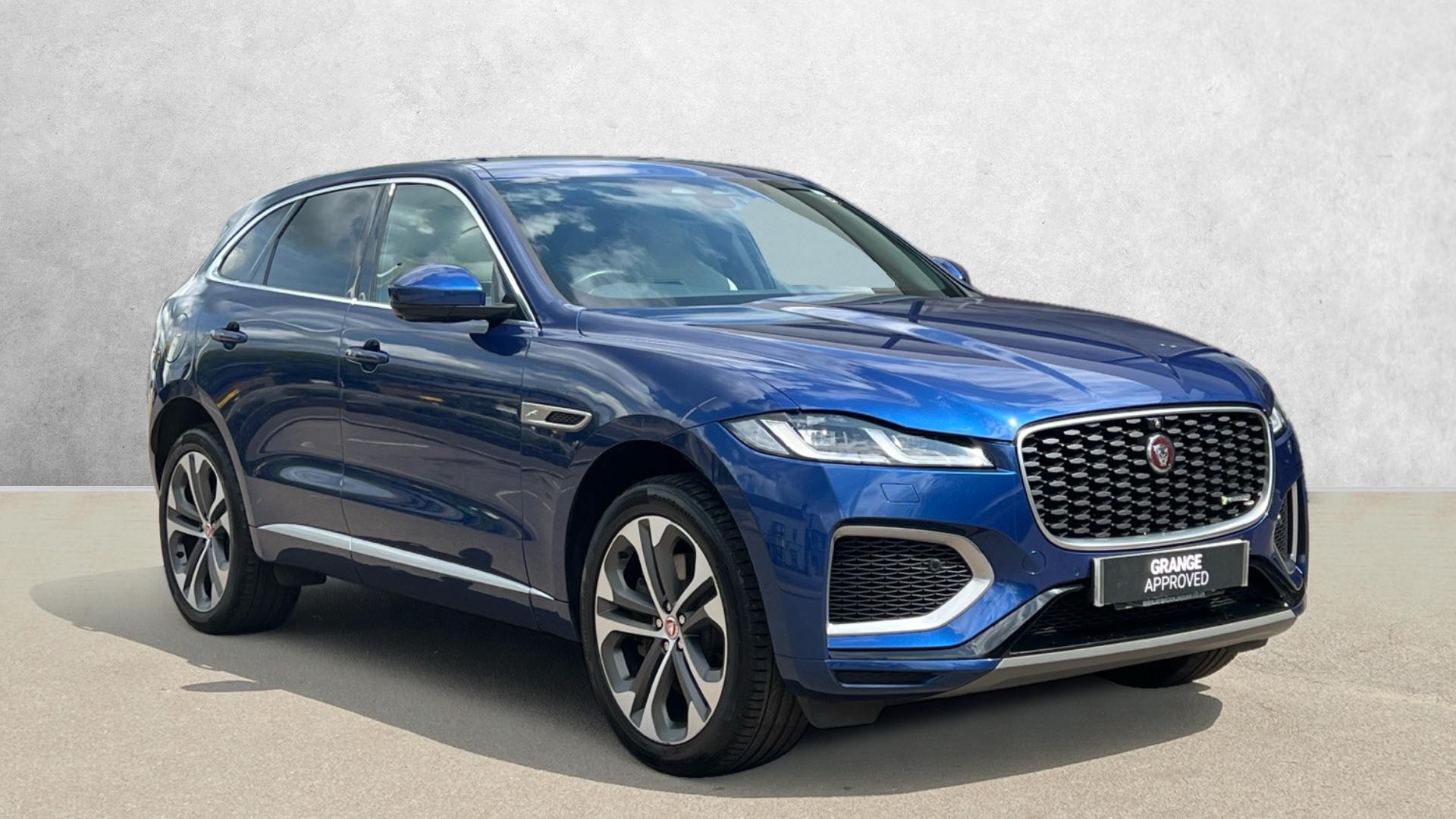 Jaguar F Pace