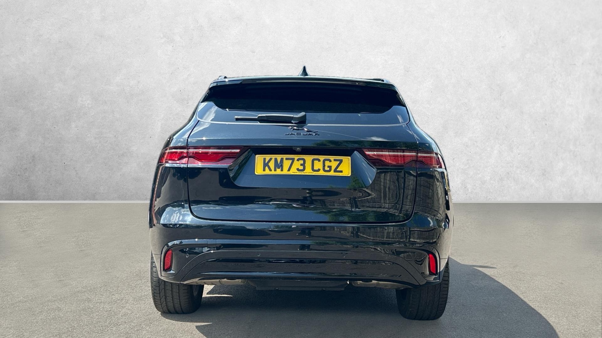 Jaguar F Pace