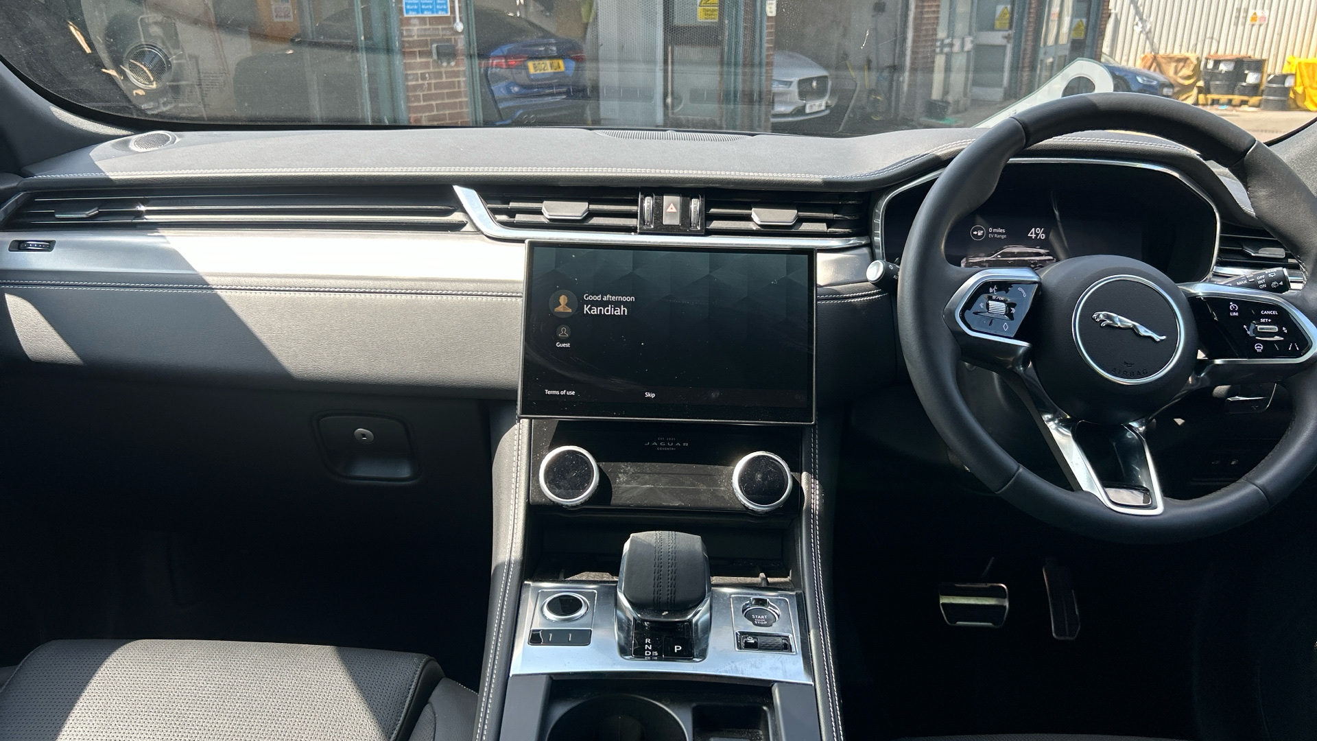 Jaguar F Pace