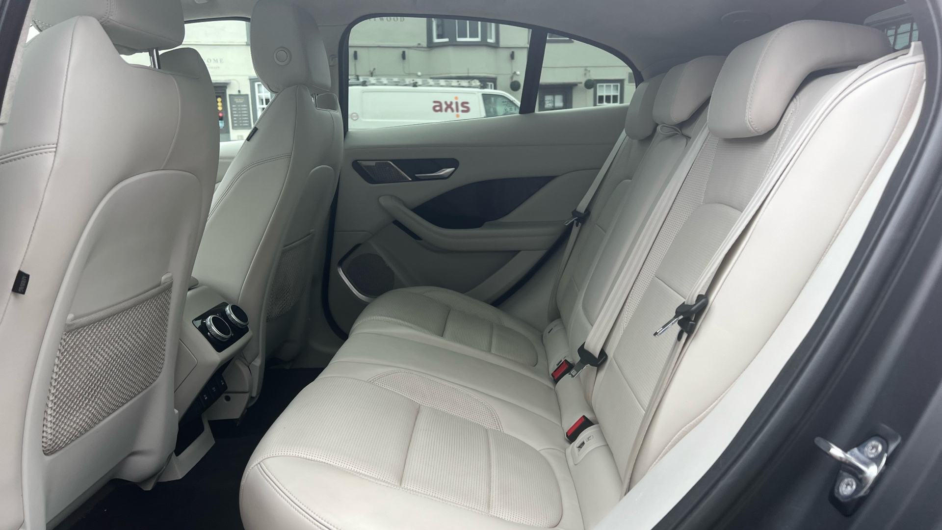 Jaguar I Pace
