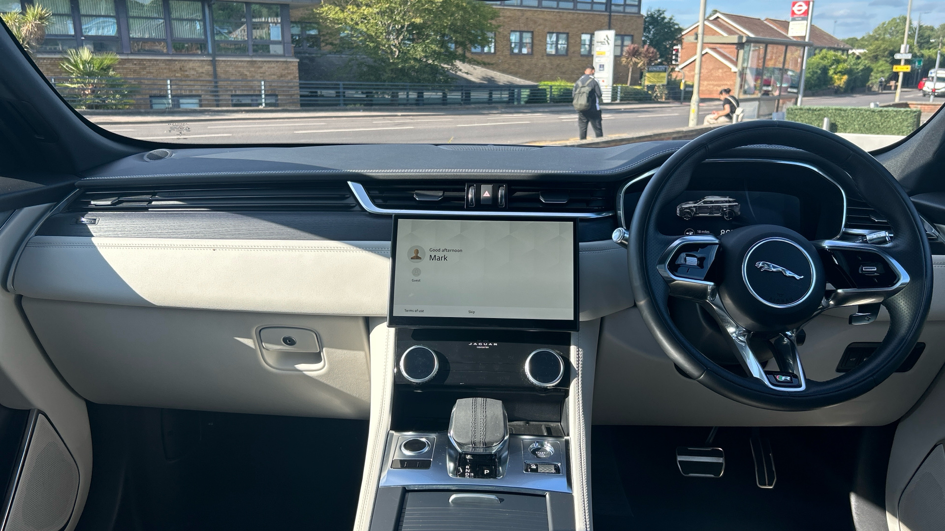 Jaguar F Pace