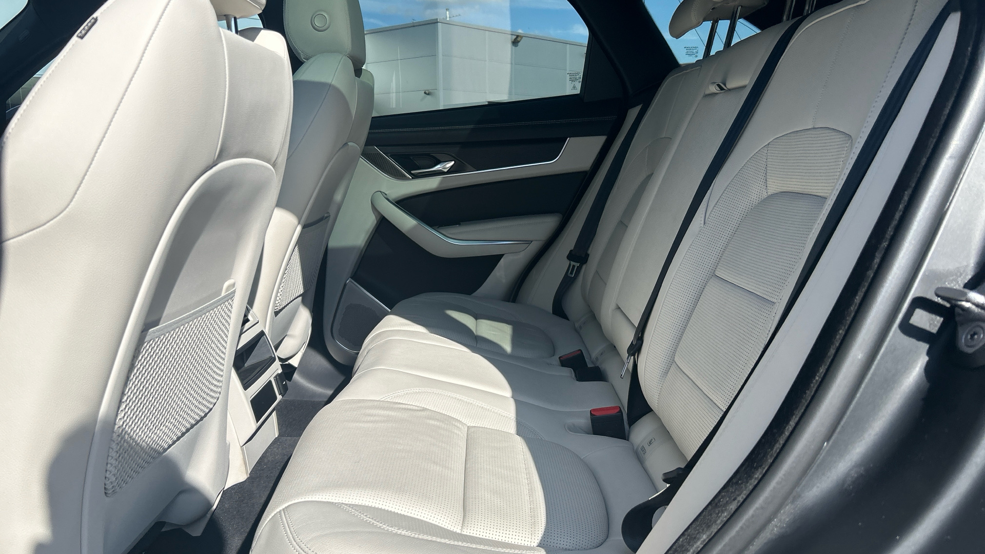 Jaguar F Pace