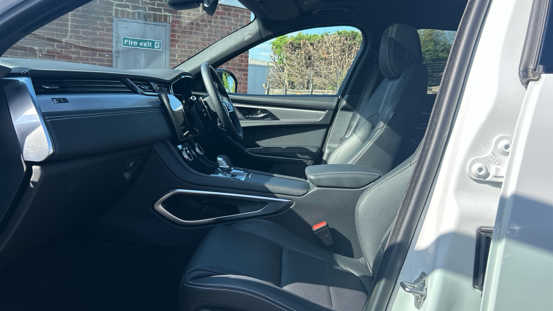 Jaguar F Pace