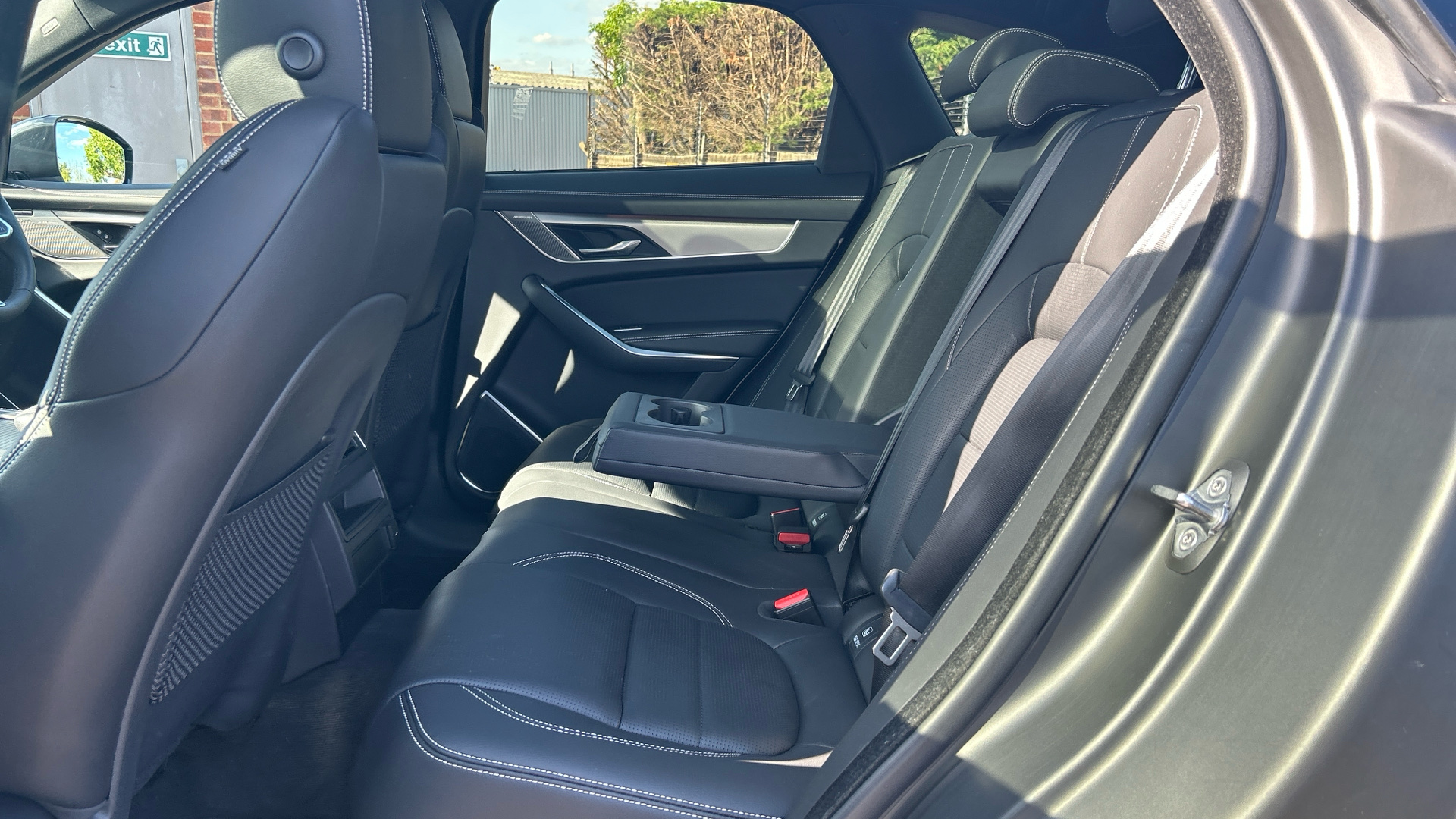 Jaguar F Pace