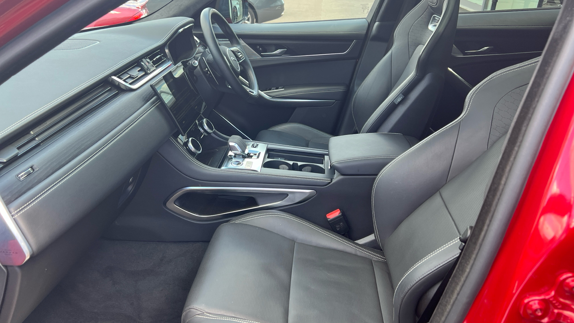 Jaguar F Pace
