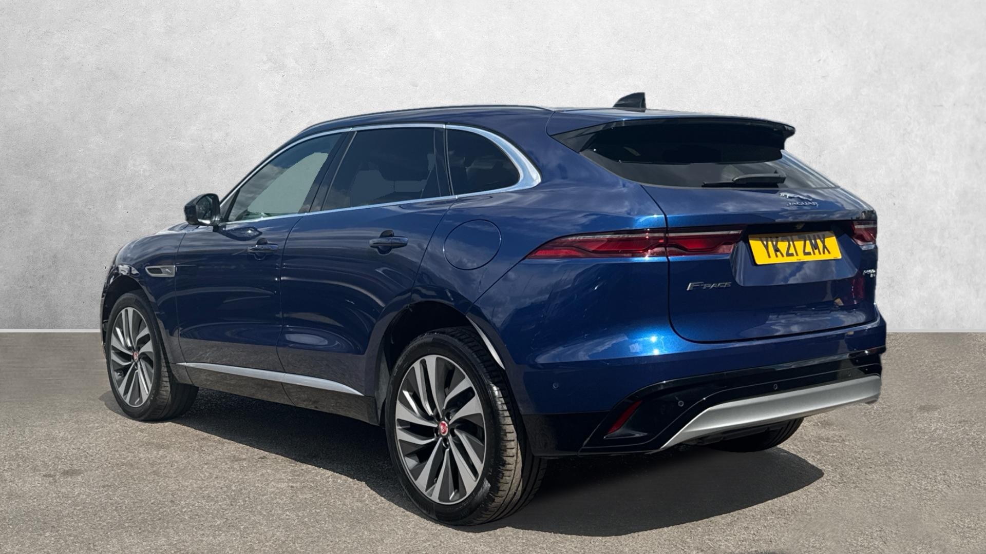 Jaguar F Pace