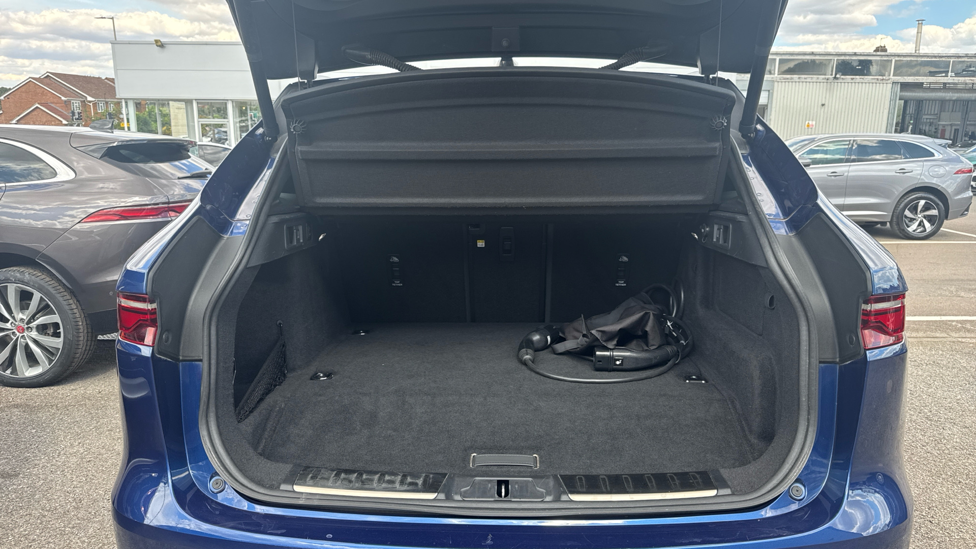 Jaguar F Pace