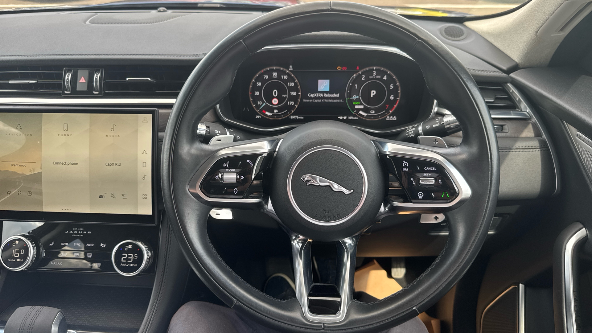 Jaguar F Pace