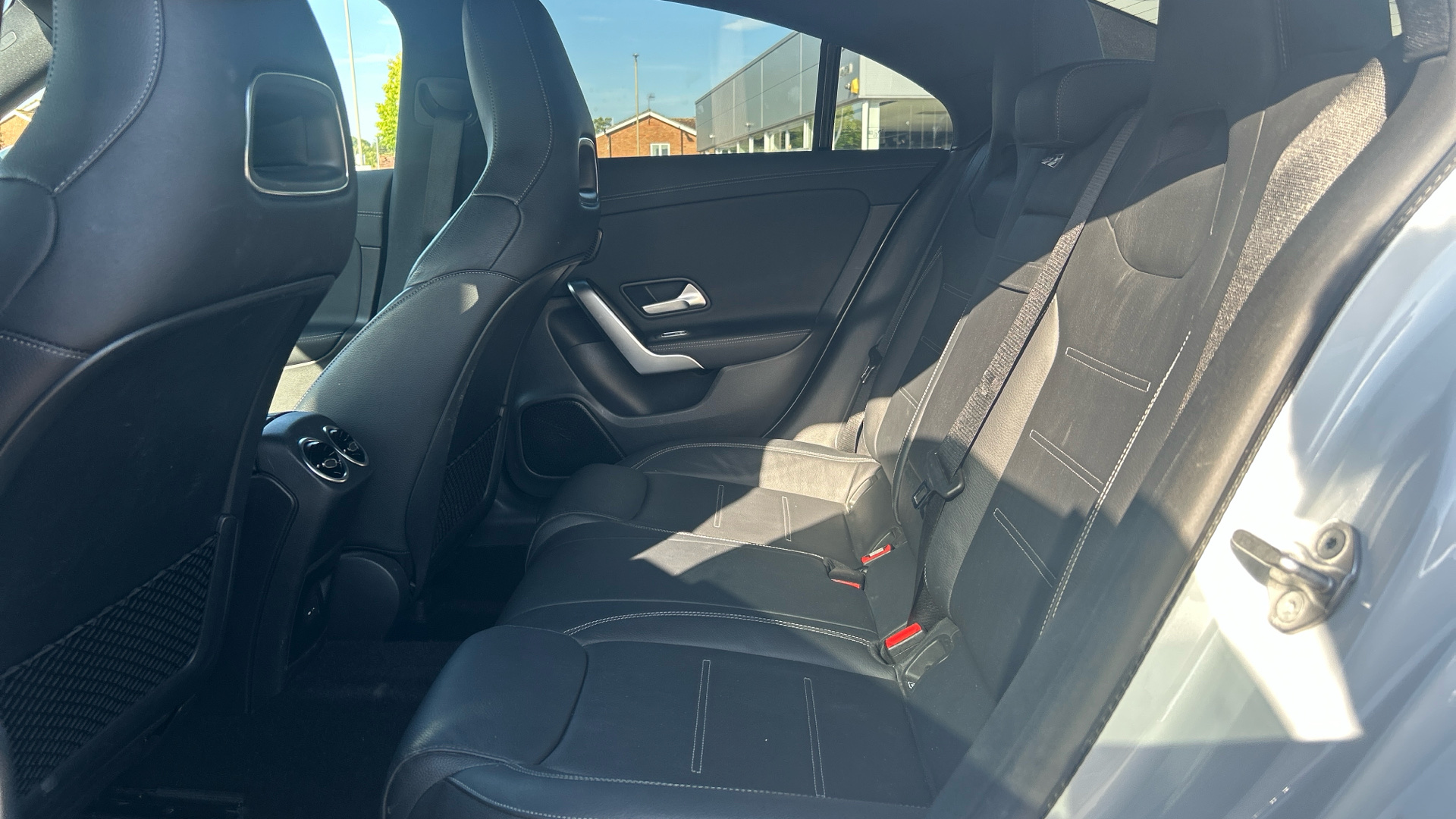 Mercedes Benz CLA