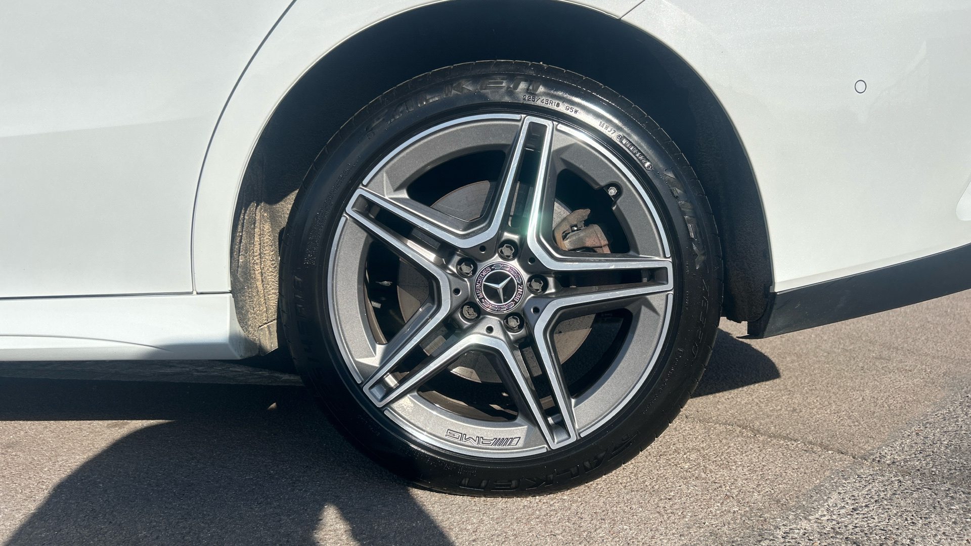 Mercedes Benz CLA