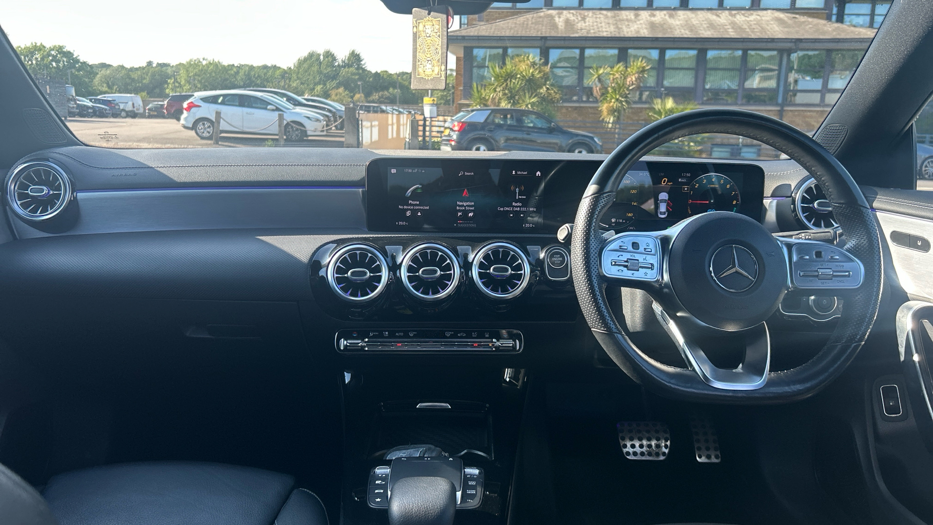 Mercedes Benz CLA