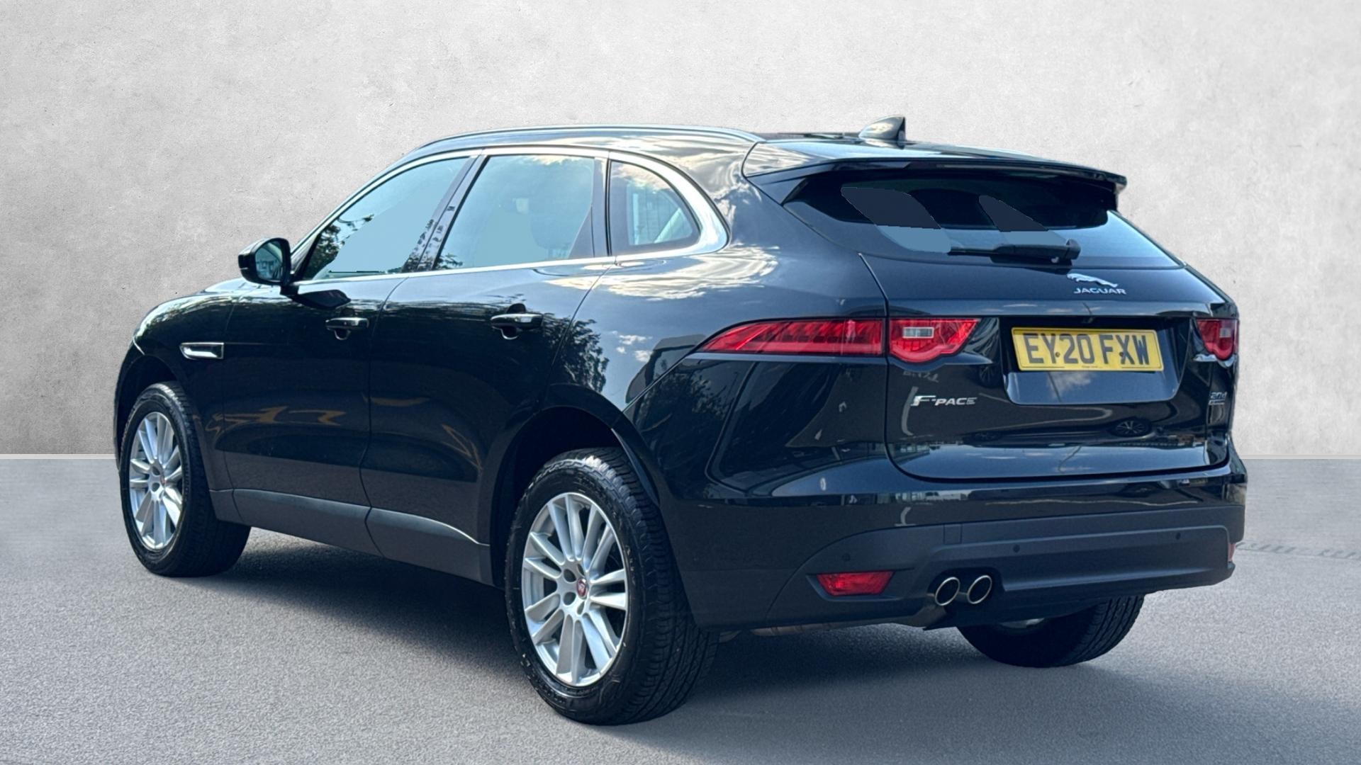 Jaguar F Pace
