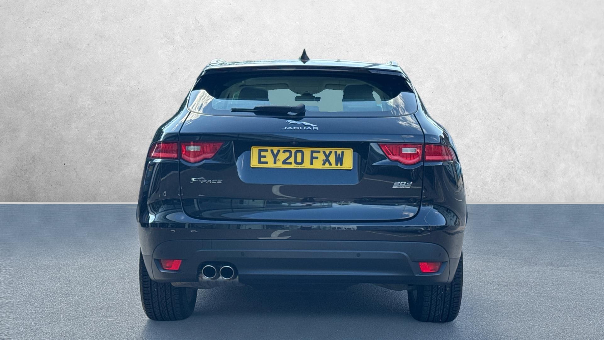 Jaguar F Pace