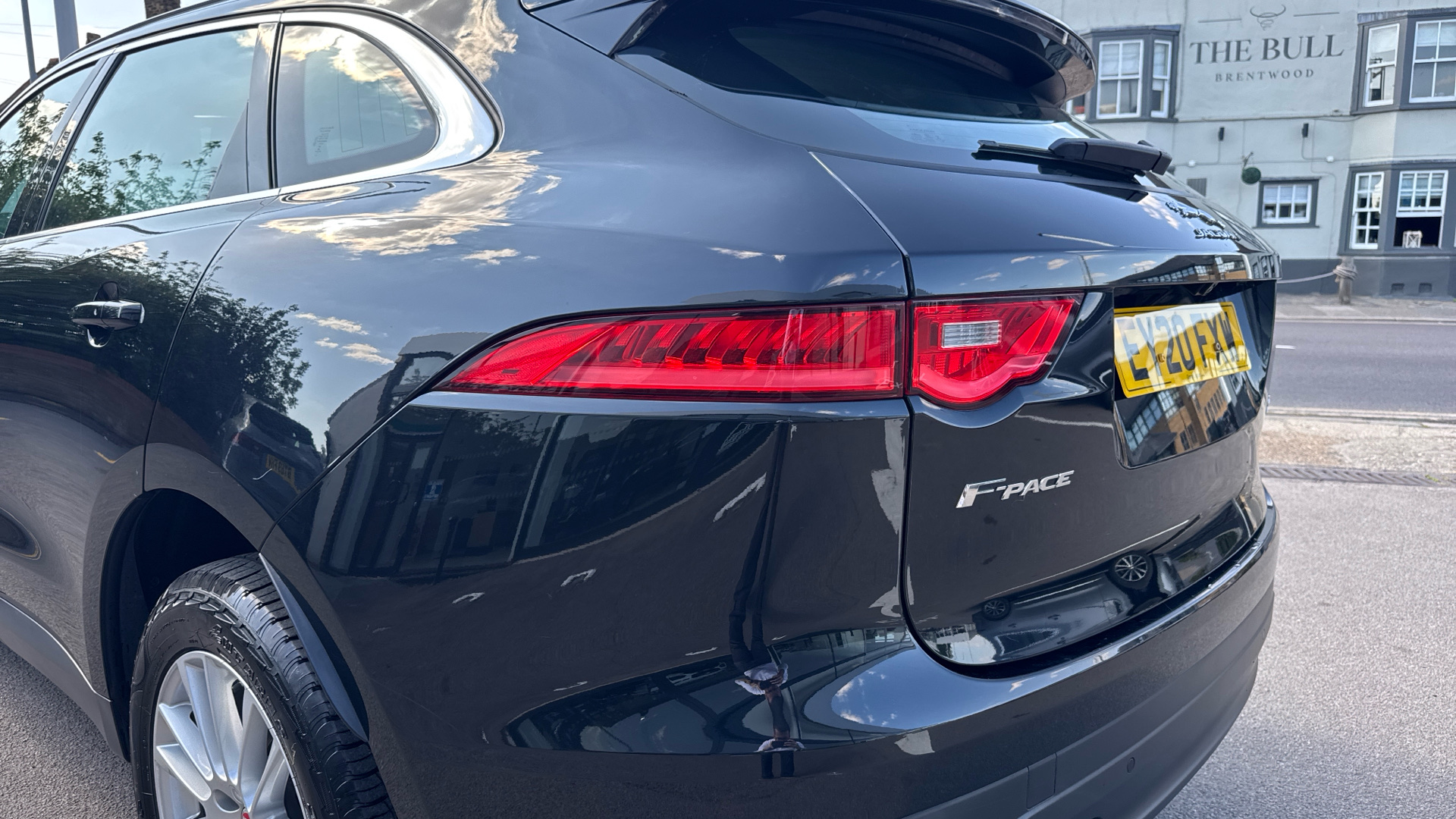 Jaguar F Pace