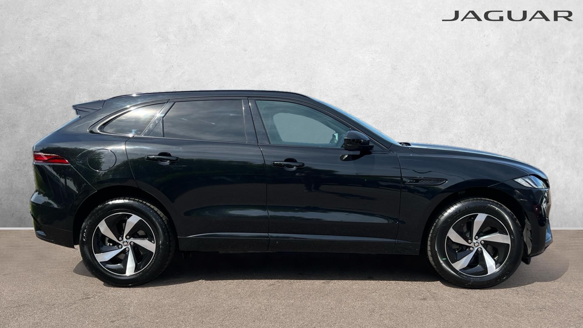 Jaguar F Pace