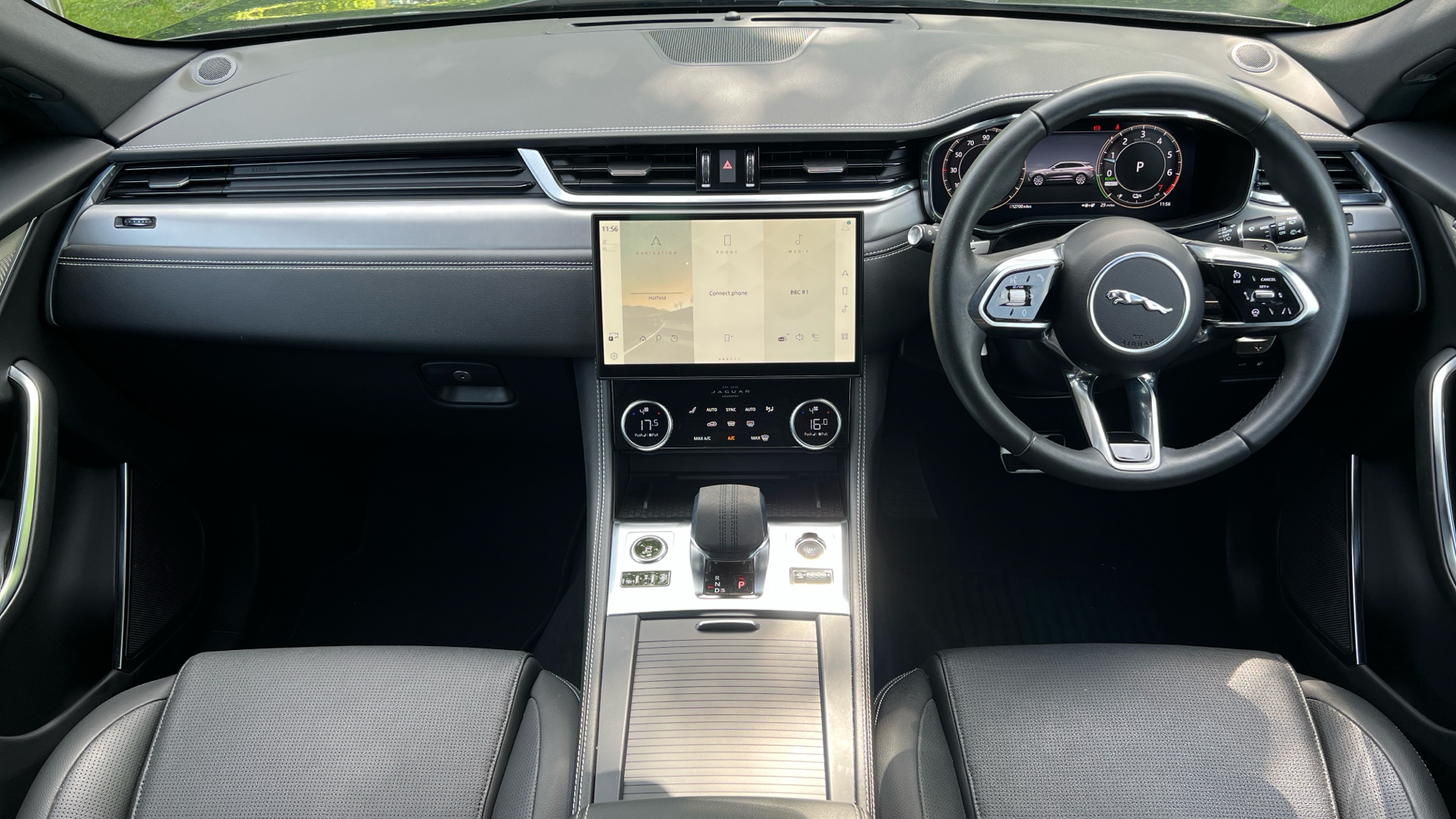 Jaguar F Pace